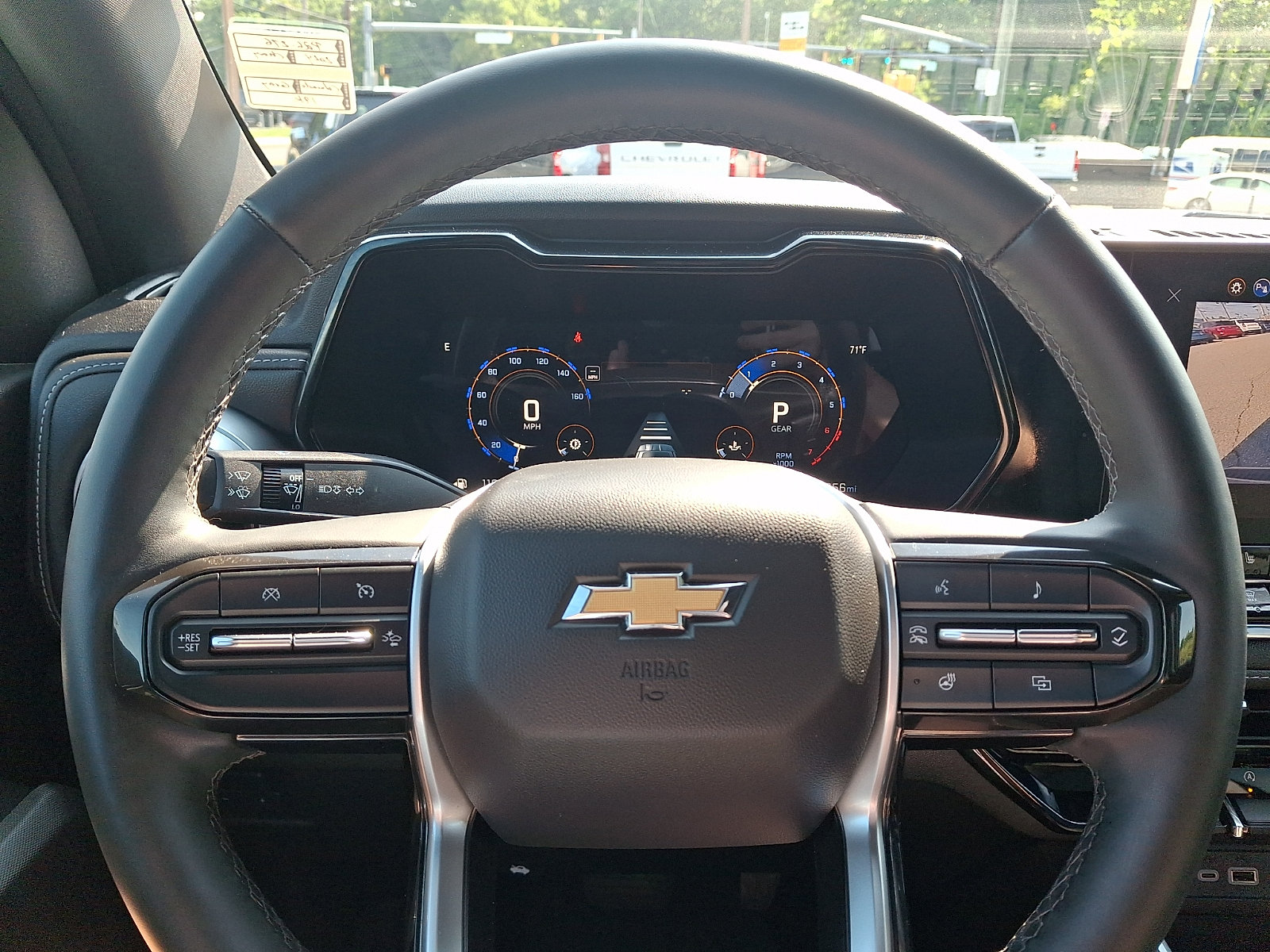 2024 Chevrolet Colorado LT - Photo 17