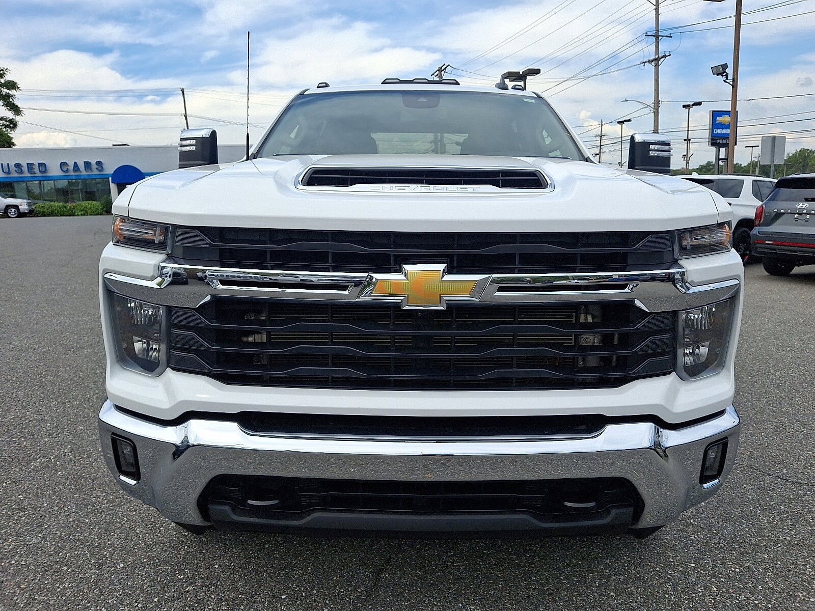 2024 Chevrolet Silverado 3500HD LT photo 2