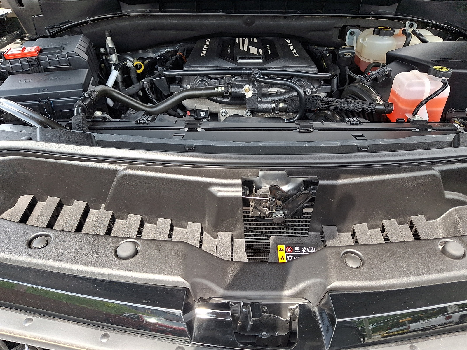 2024 Cadillac Escalade ESV V-Series - Photo 29