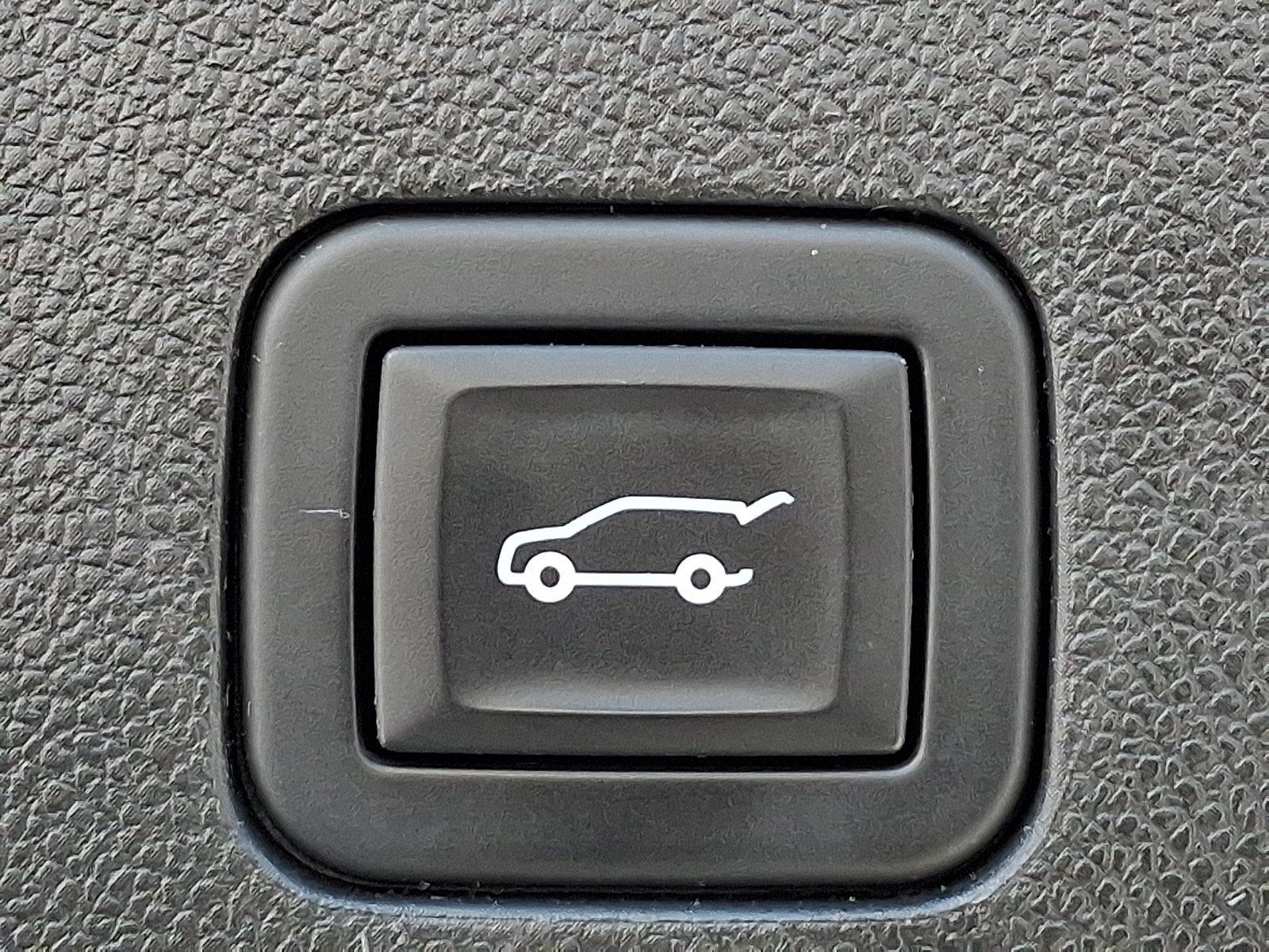 2024 GMC Yukon AT4 - Photo 32