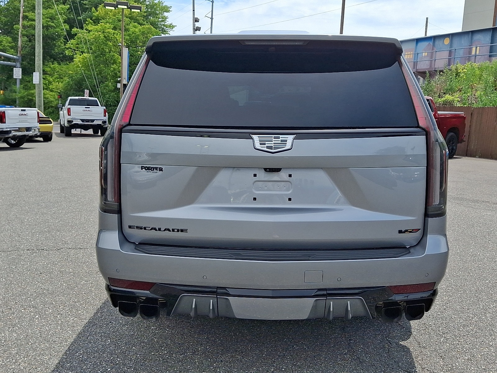2024 Cadillac Escalade ESV V-Series - Photo 5