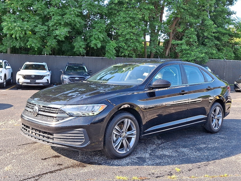 Used 2024 Volkswagen Jetta SE Sedan