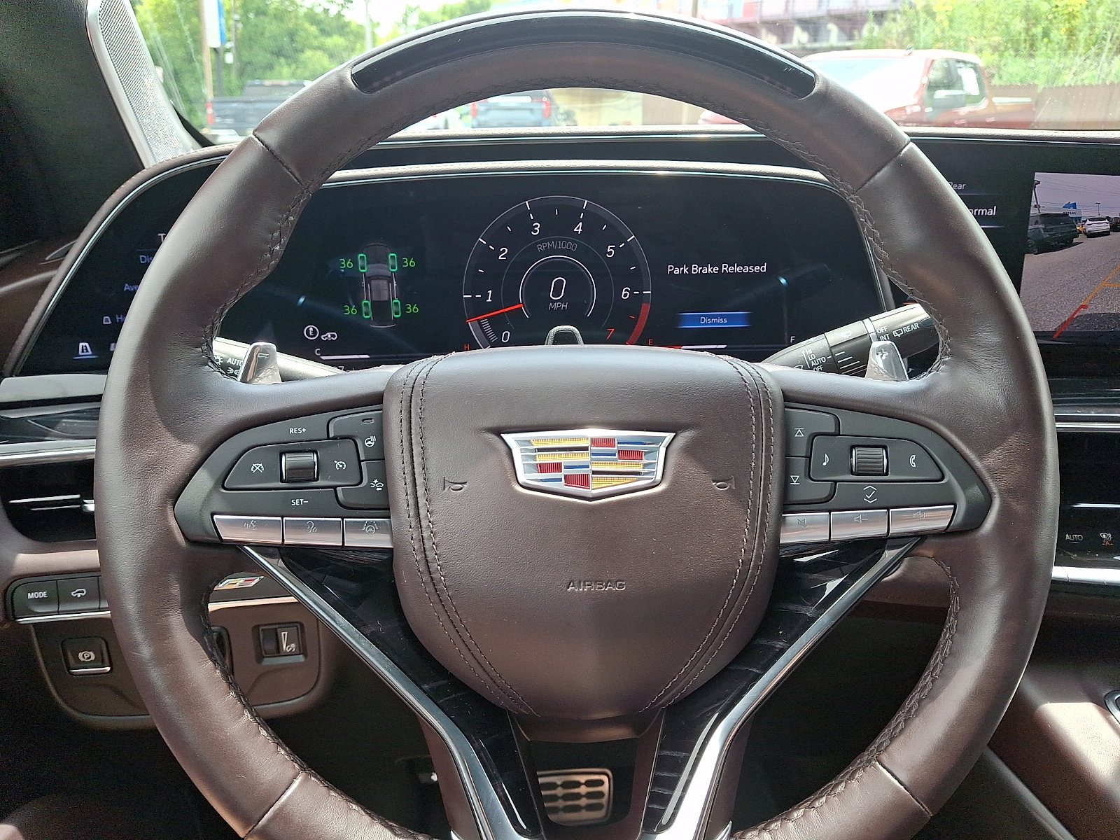 2024 Cadillac Escalade ESV V-Series - Photo 21