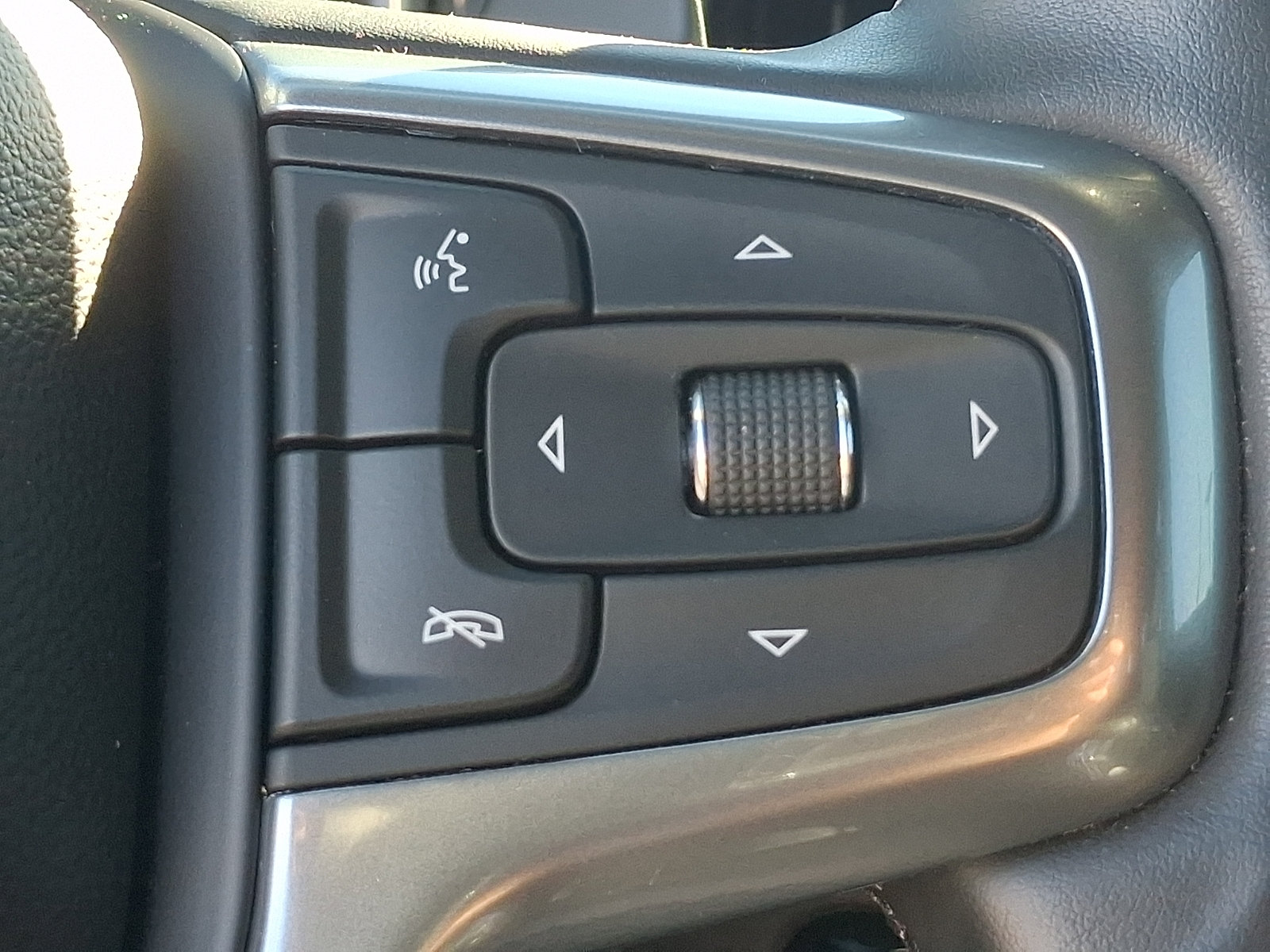 2024 Chevrolet Silverado 1500 LT - Photo 23