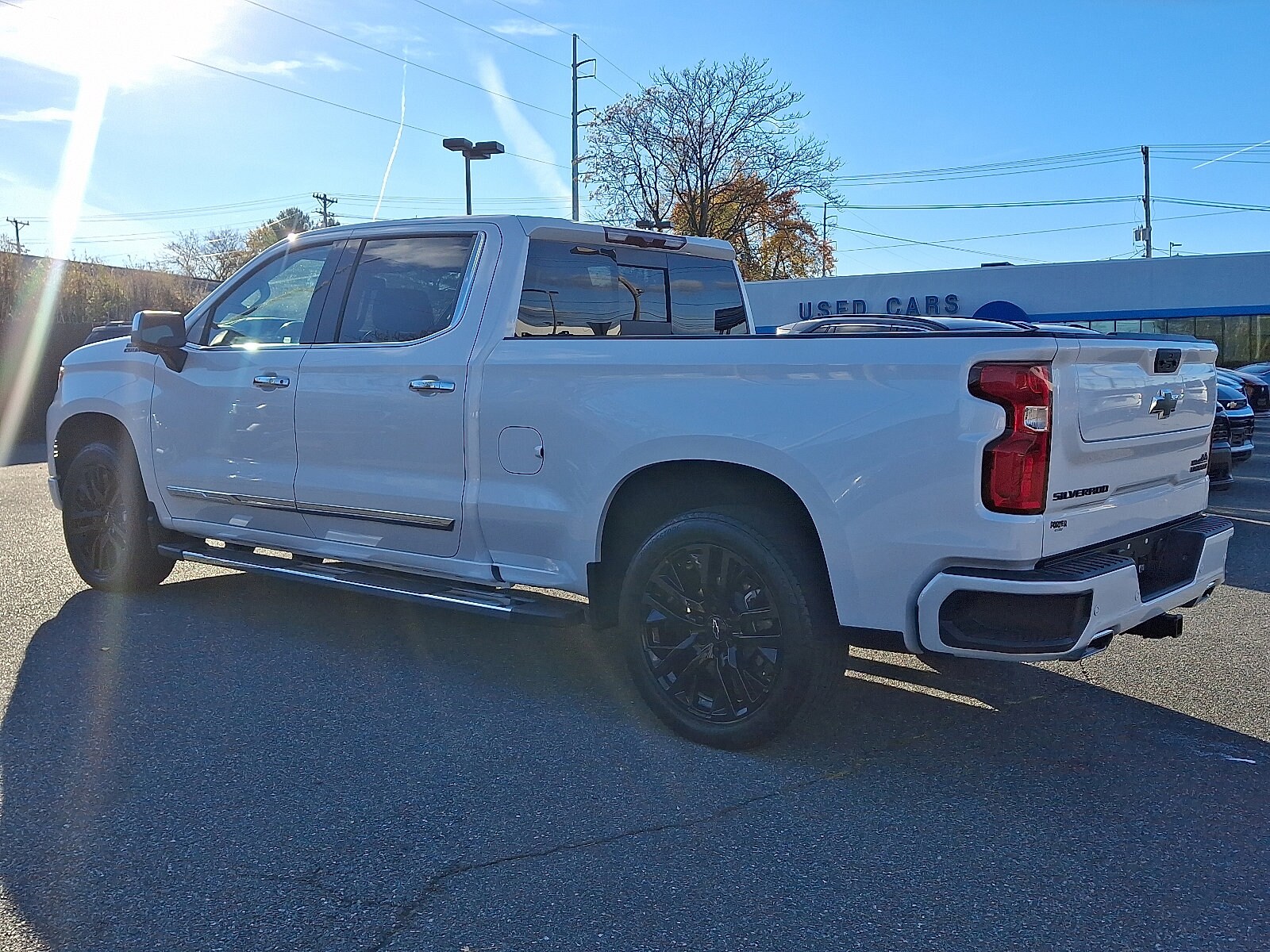 2023 Chevrolet Silverado 1500 High Country photo 4