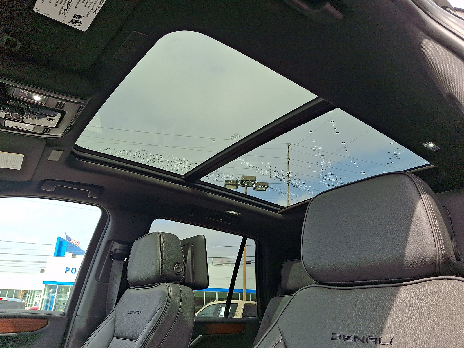 2026 GMC Yukon Denali - Photo 16