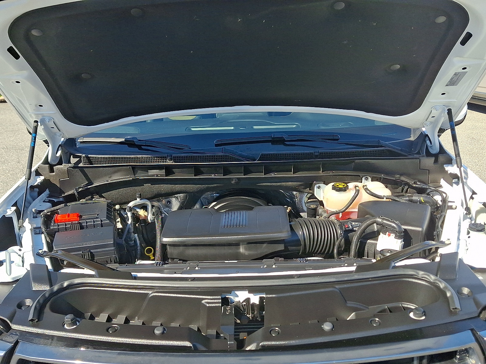 2024 GMC Yukon AT4 - Photo 30