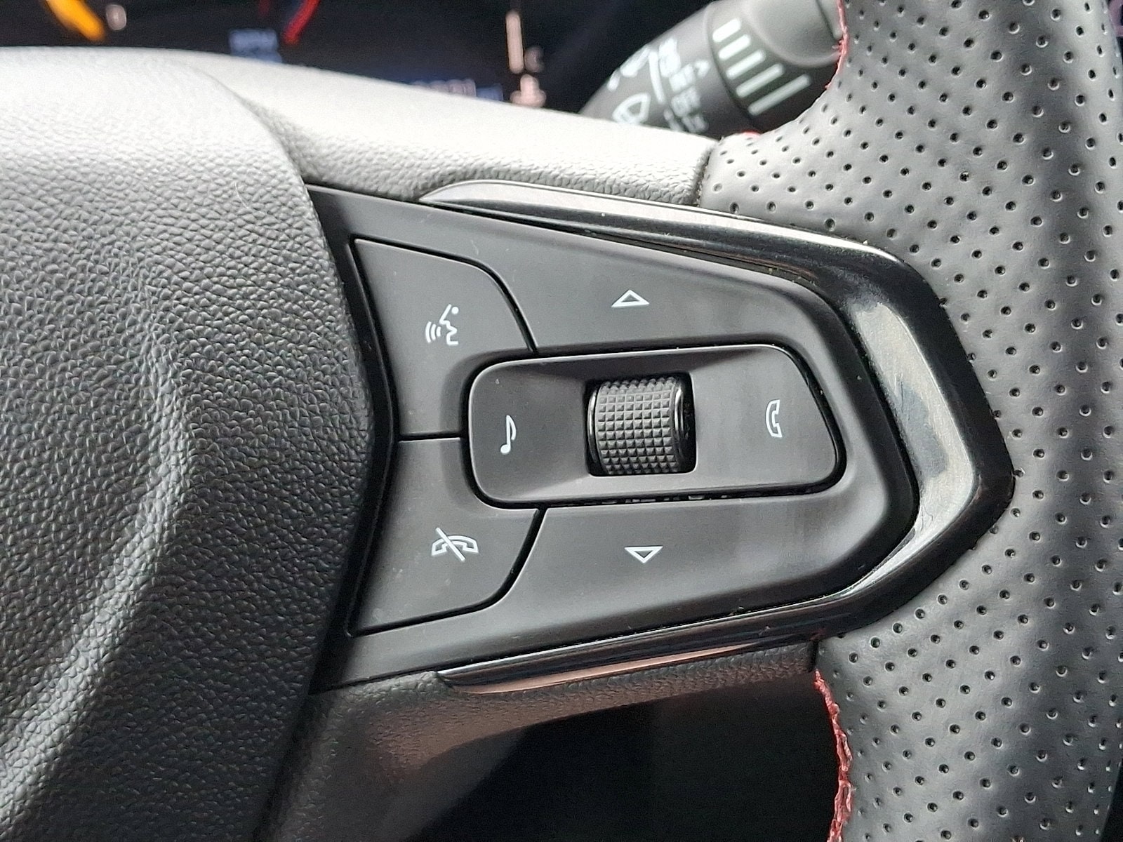2024 Chevrolet Trax RS - Photo 21