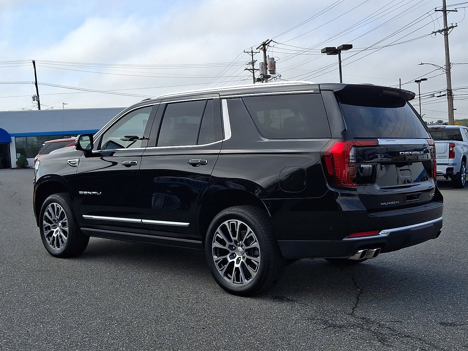 2026 GMC Yukon Denali - Photo 6