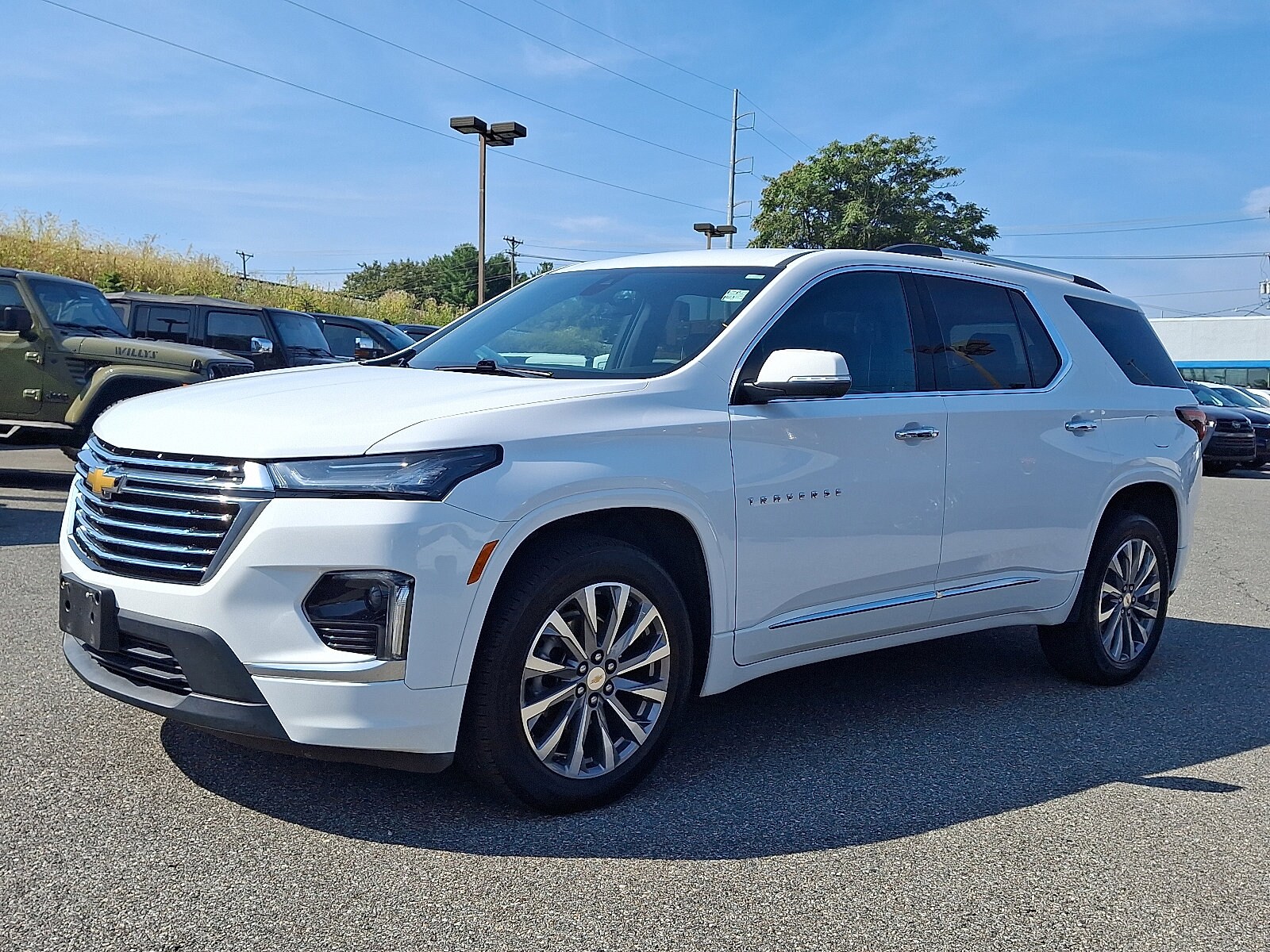 2023 Chevrolet Traverse Premier photo 2