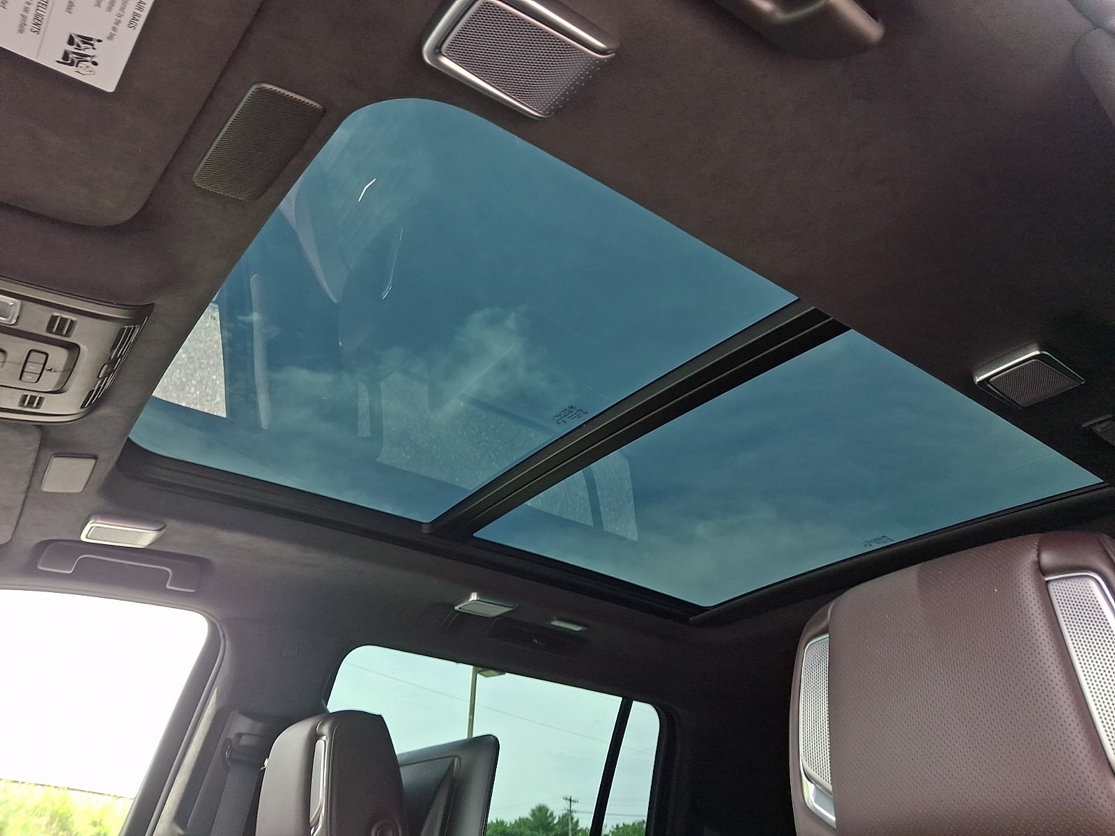 2024 Cadillac Escalade ESV V-Series - Photo 15