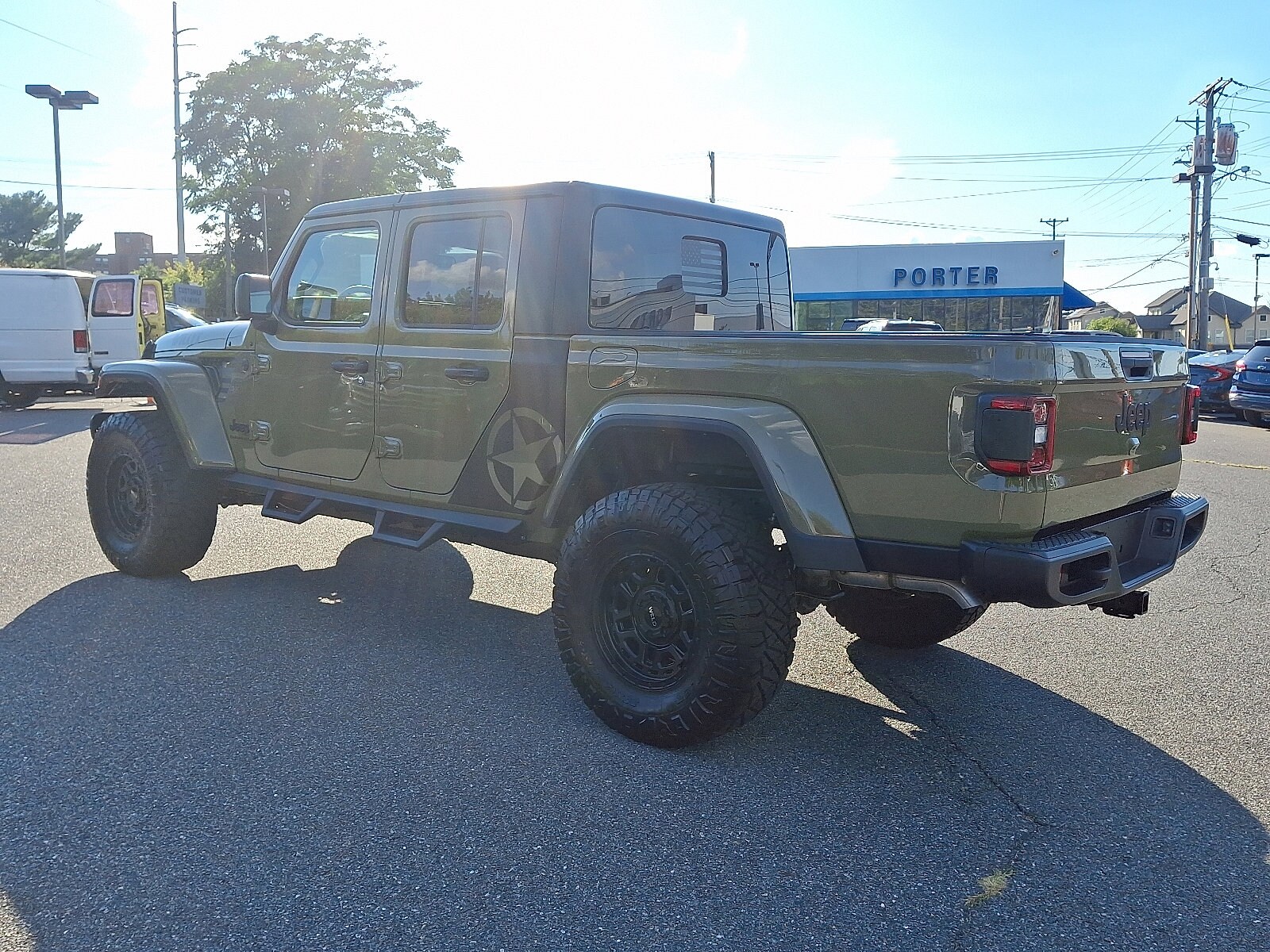 2025 Jeep Gladiator Willys photo 3