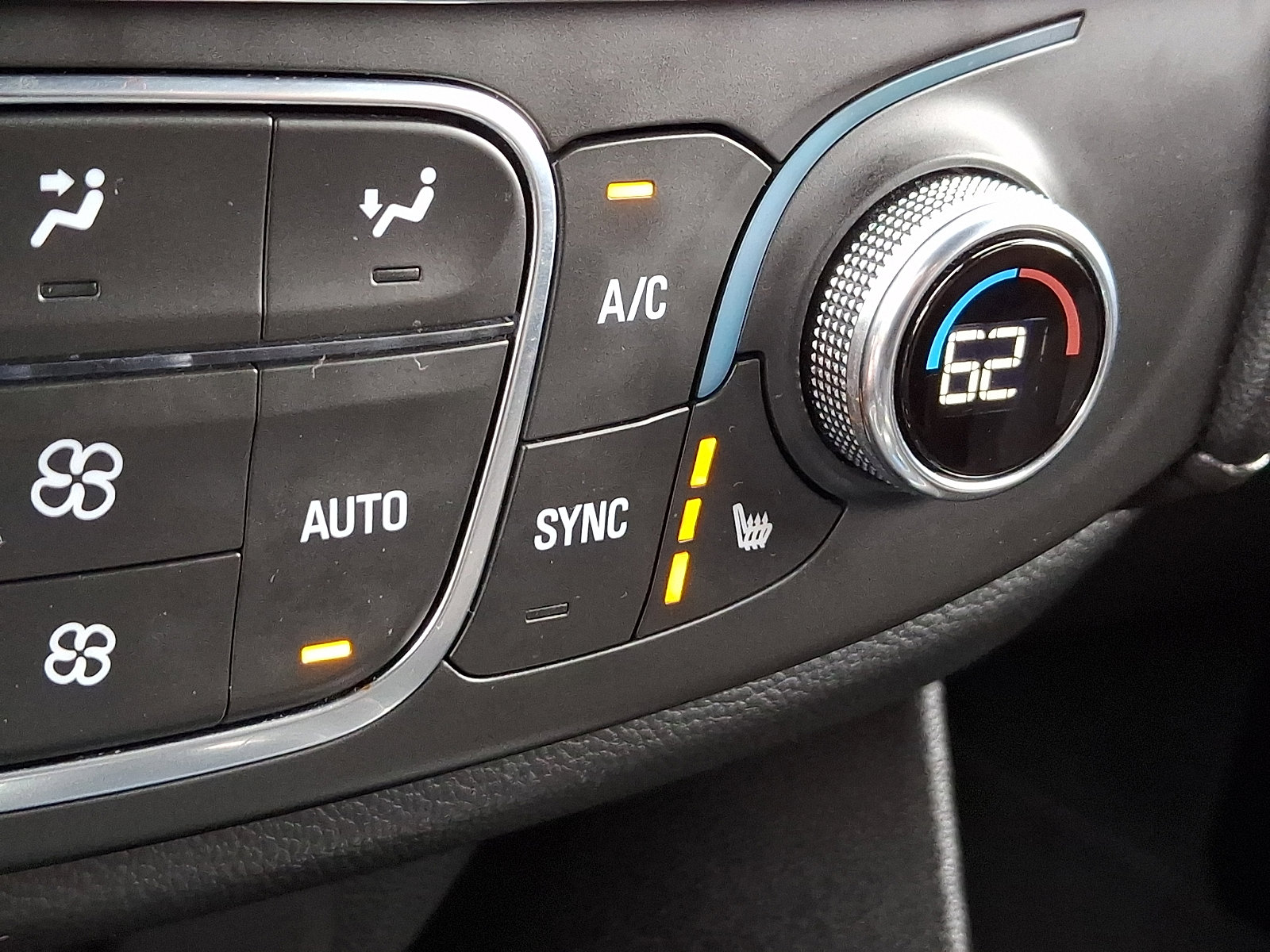2023 Chevrolet Traverse 1LT - Photo 25