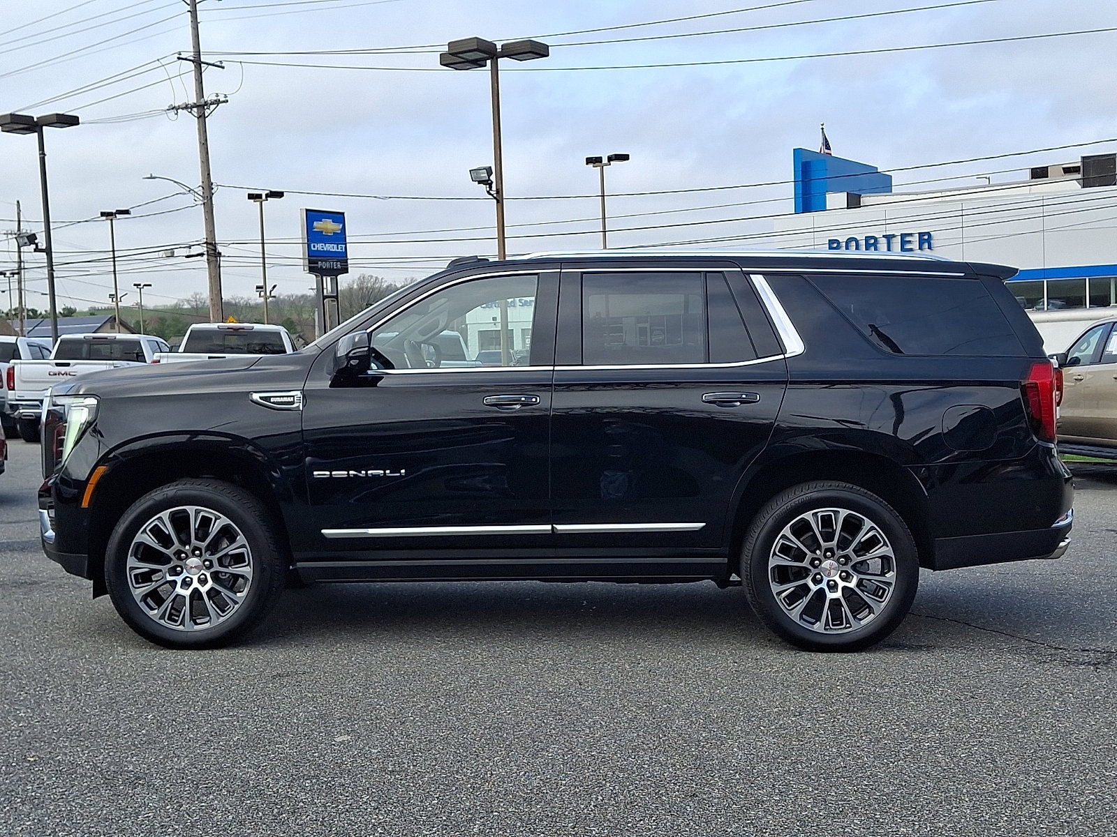 2026 GMC Yukon Denali - Photo 7
