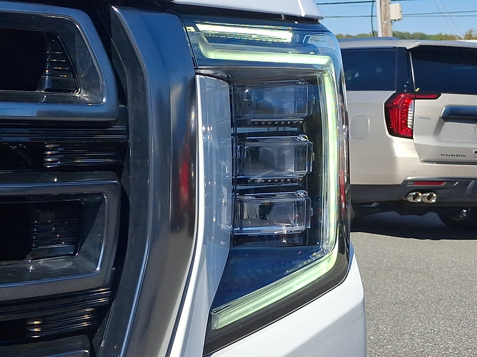 2024 GMC Yukon AT4 - Photo 9