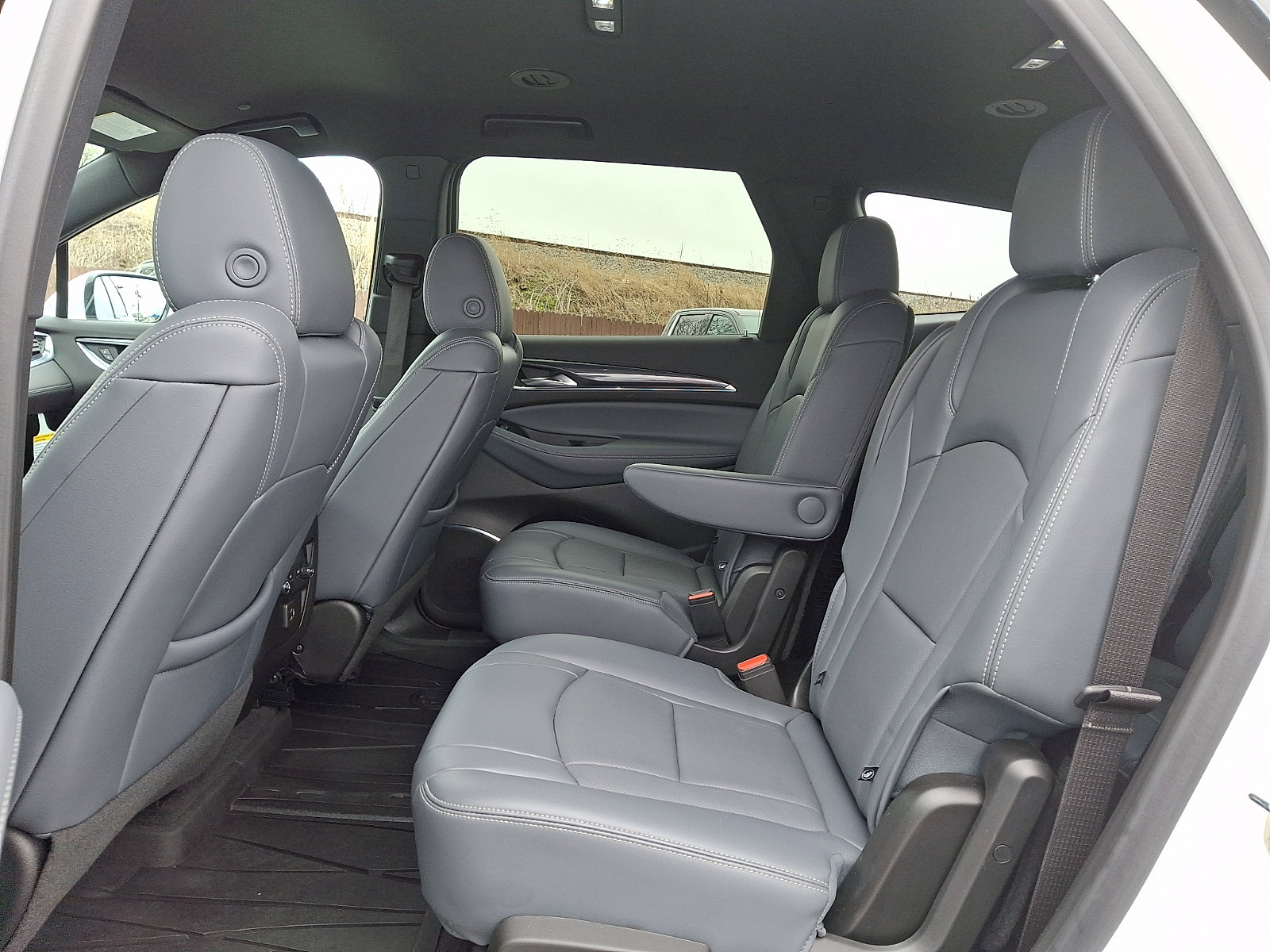 2024 Buick Enclave Essence - Photo 10
