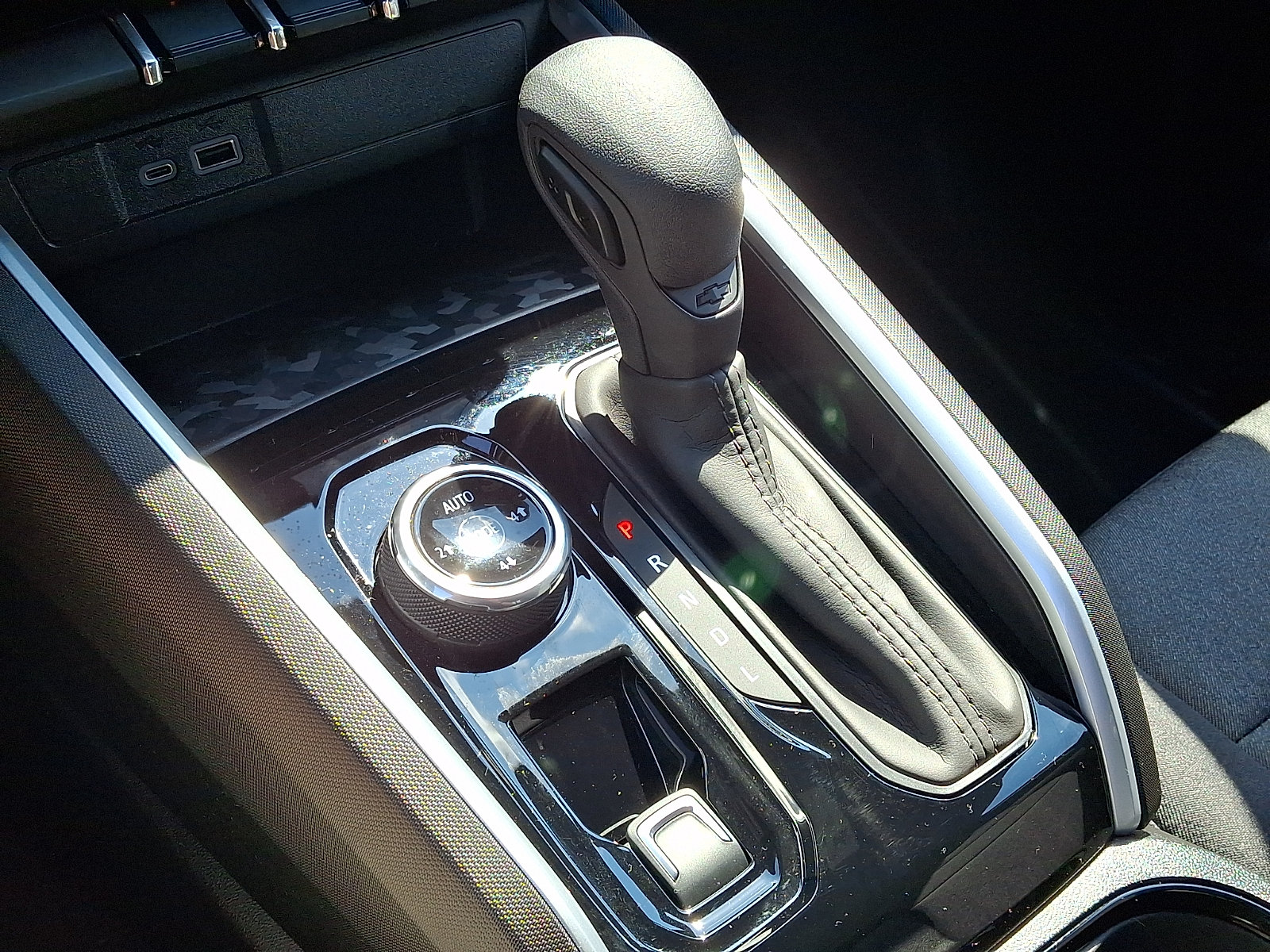2026 Chevrolet Colorado Trail Boss - Photo 14