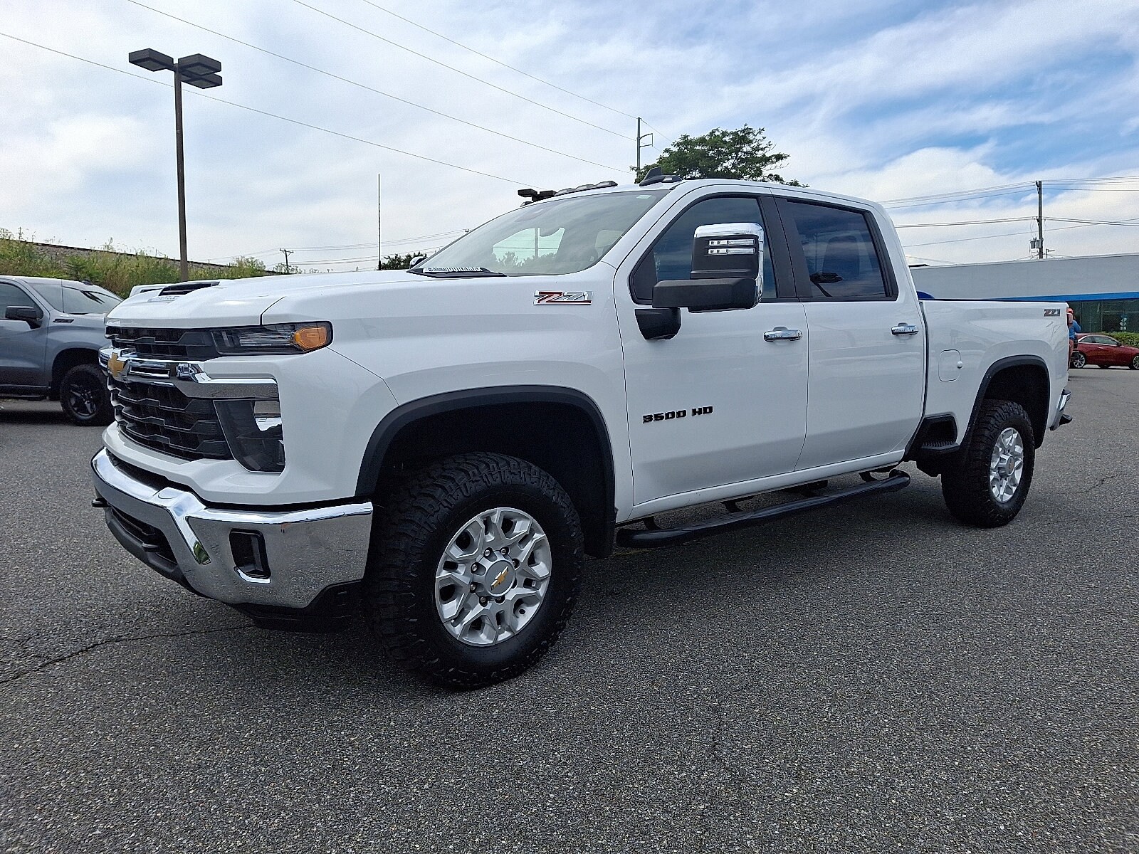 2024 Chevrolet Silverado 3500HD LT photo 3