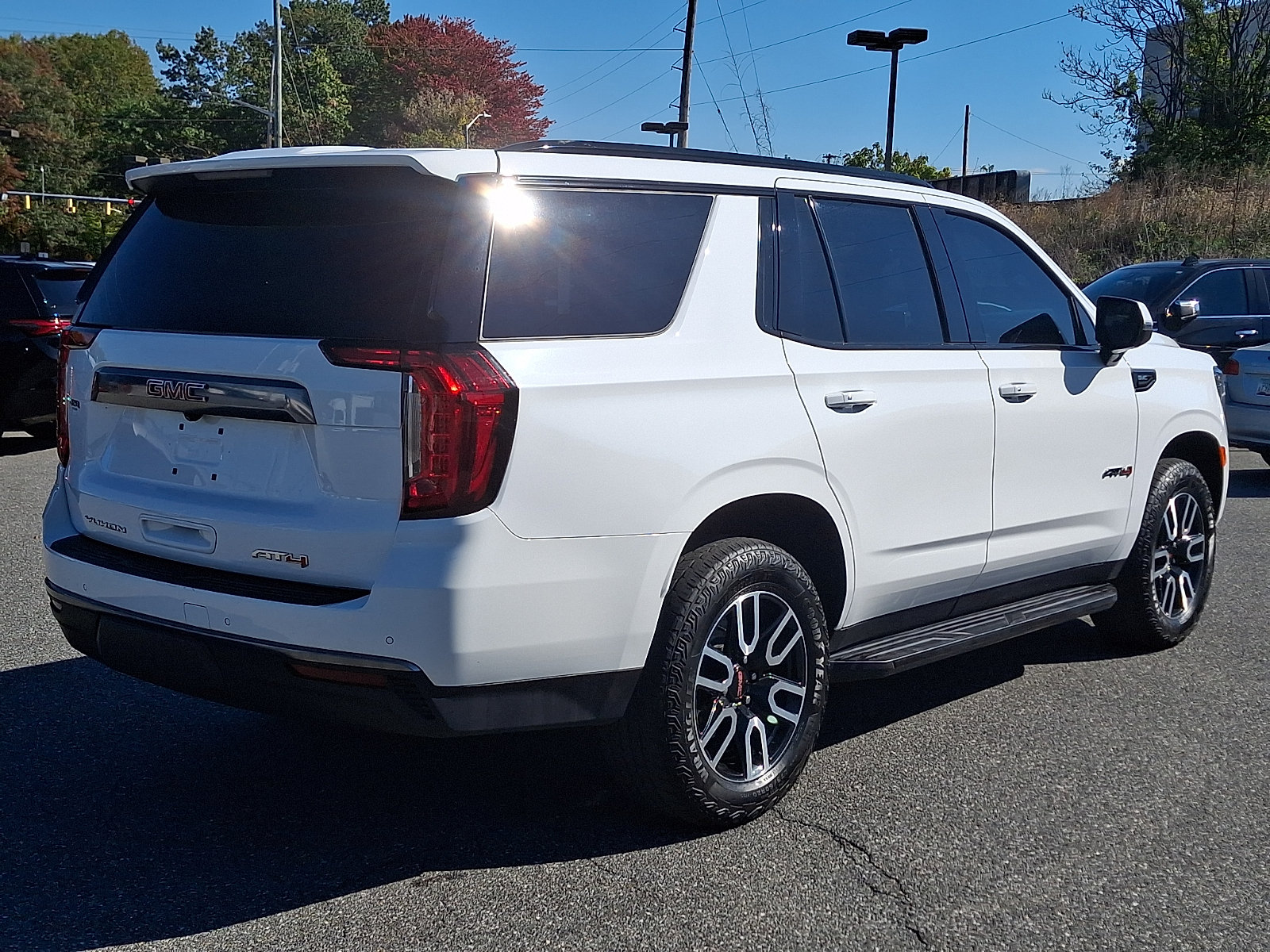 2024 GMC Yukon AT4 - Photo 6