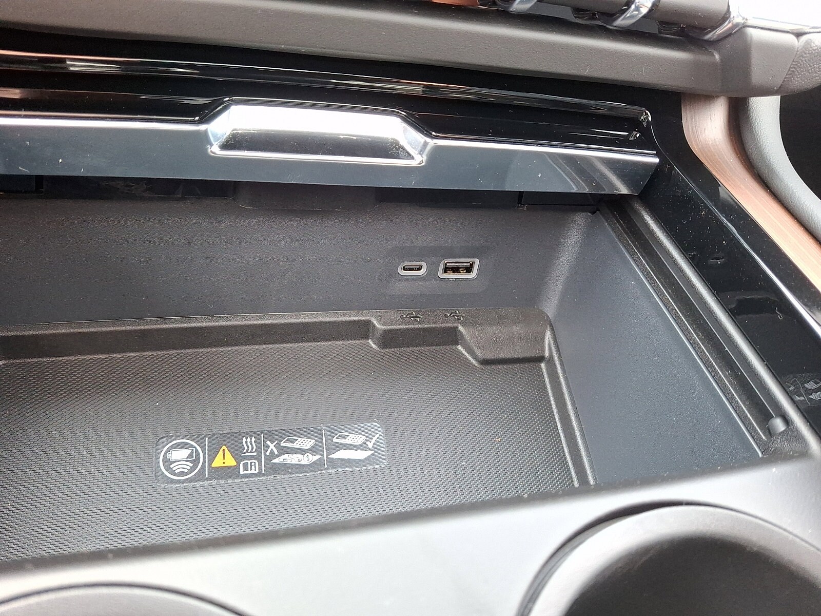 2026 GMC Yukon Denali - Photo 26