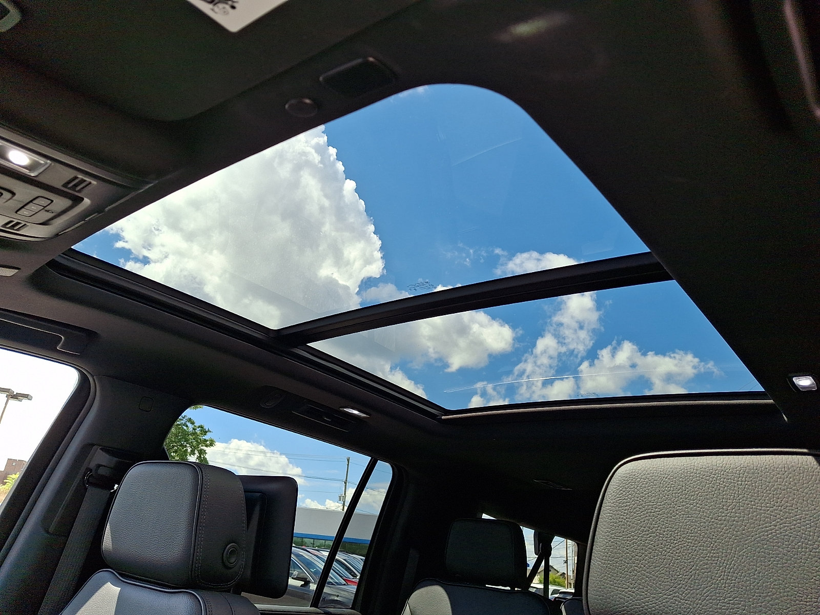 2024 GMC Yukon XL Denali - Photo 16