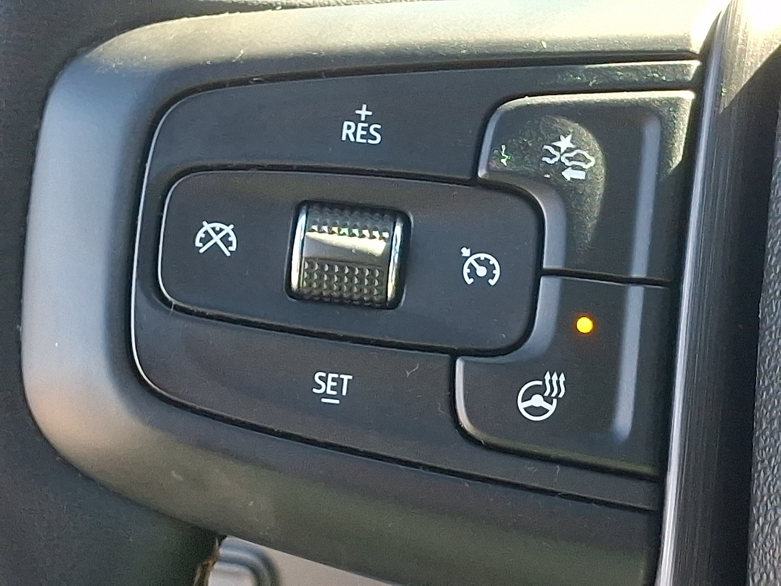 2024 GMC Yukon AT4 - Photo 24