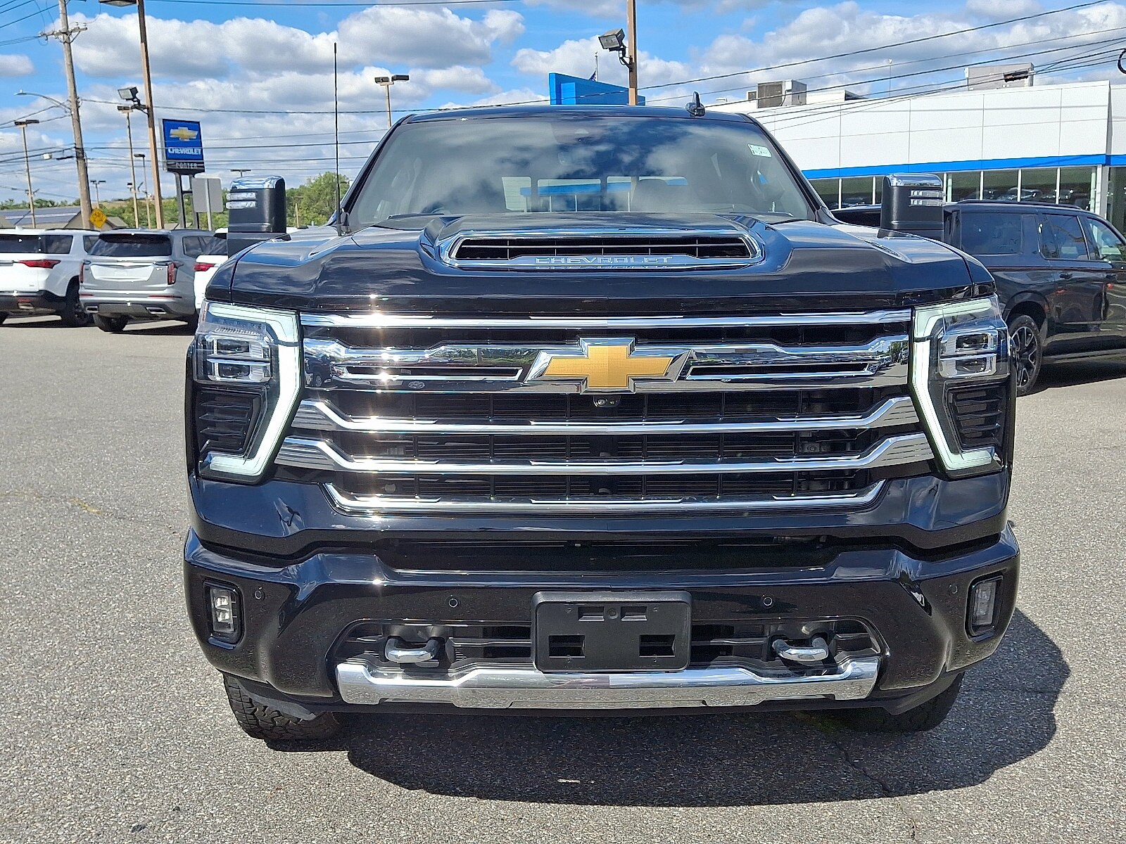 2024 Chevrolet Silverado High Country photo 2