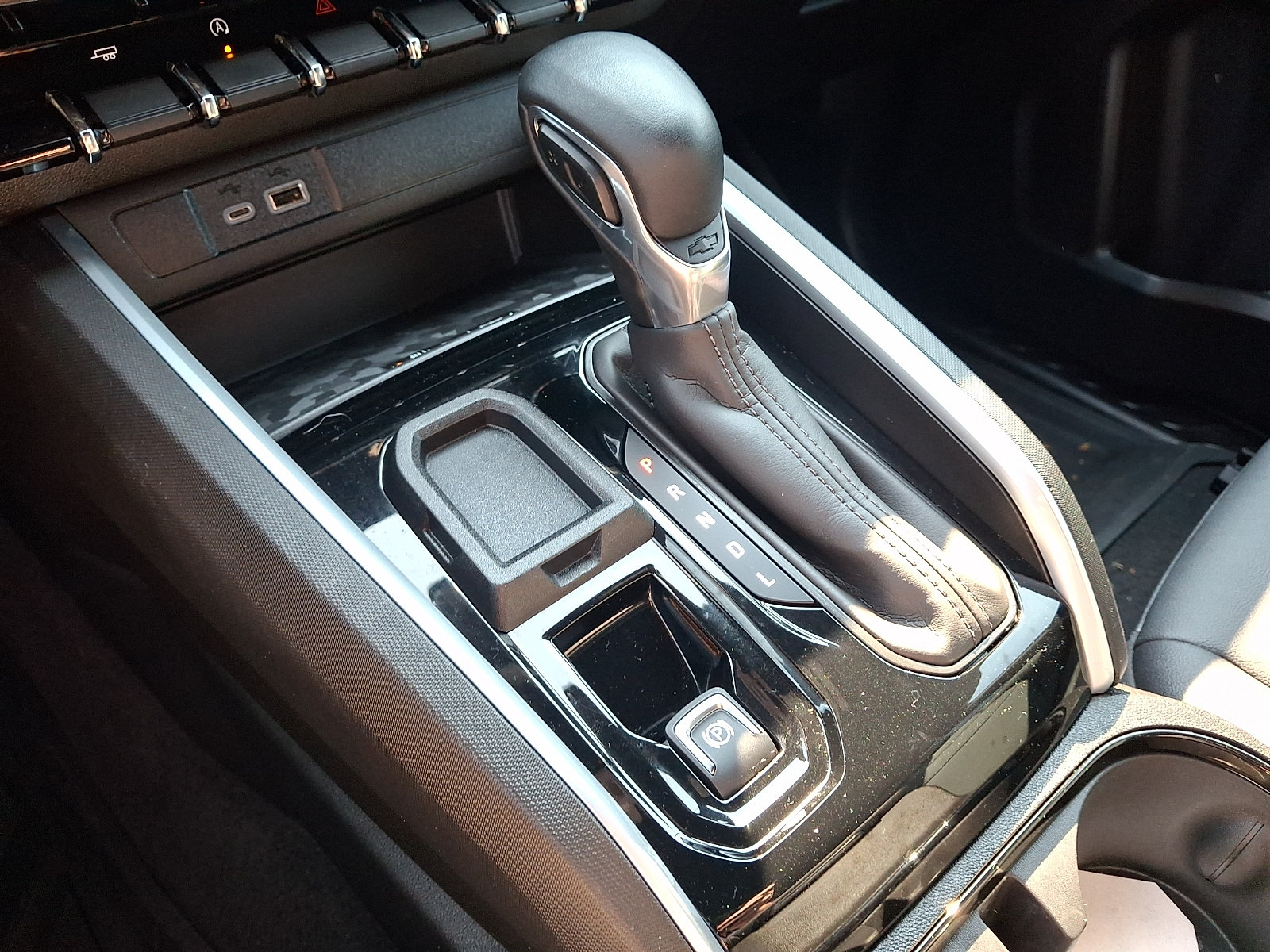 2024 Chevrolet Colorado LT - Photo 14