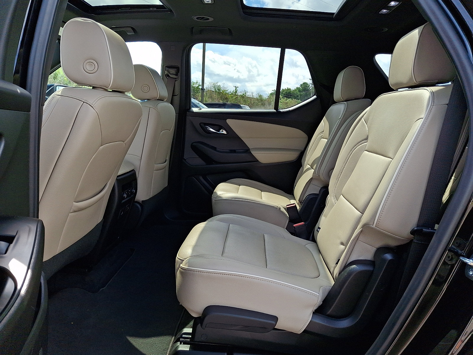 2023 Chevrolet Traverse Premier - Photo 10