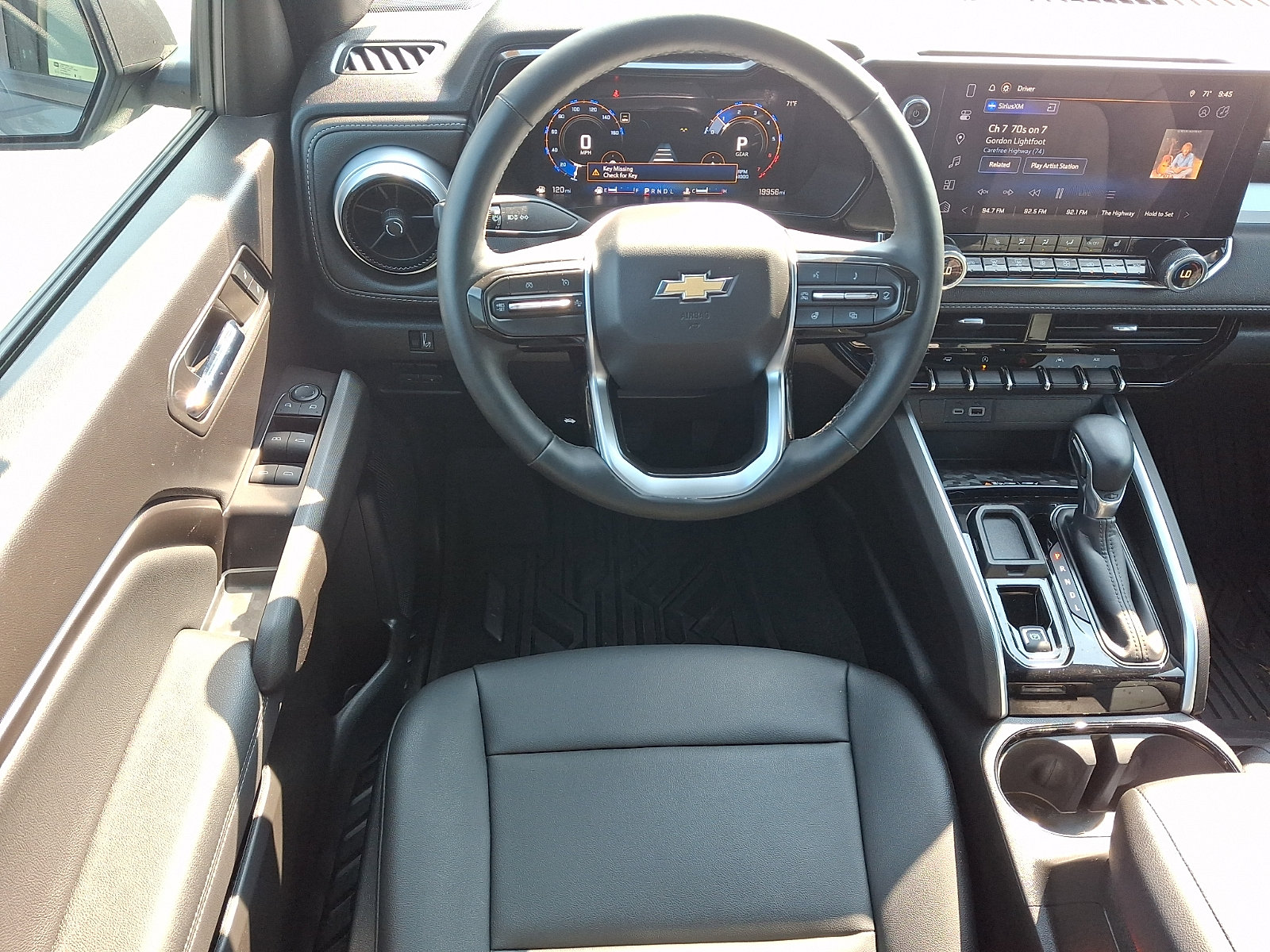 2024 Chevrolet Colorado LT - Photo 11