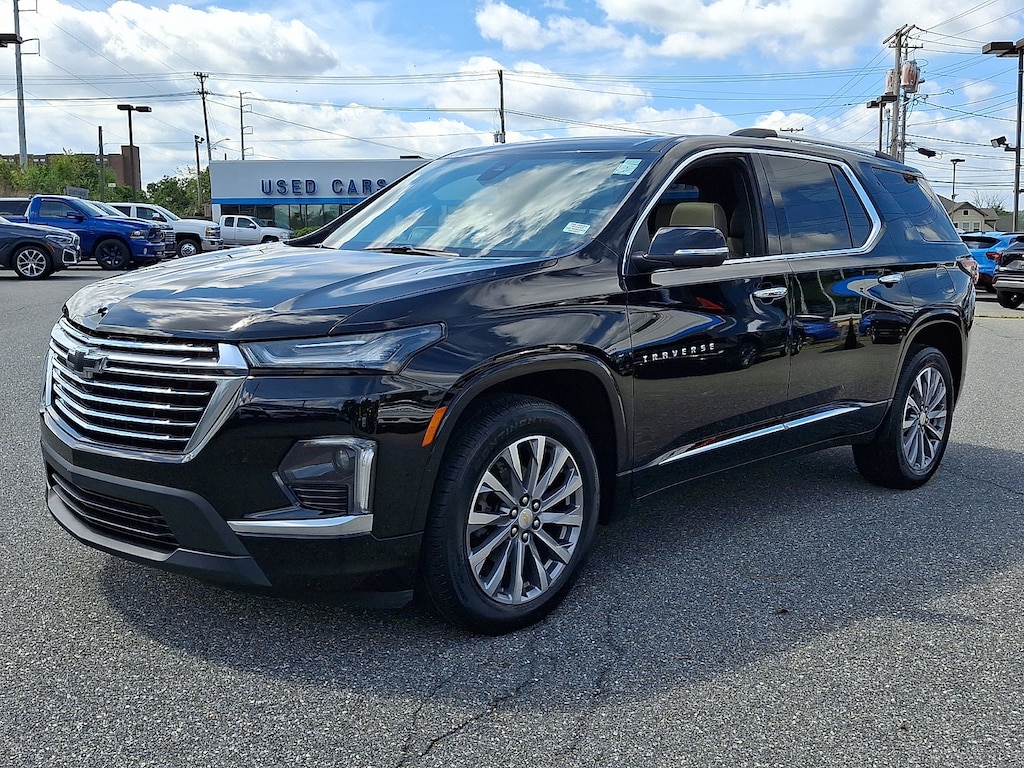 Used 2023 Chevrolet Traverse Premier SUV