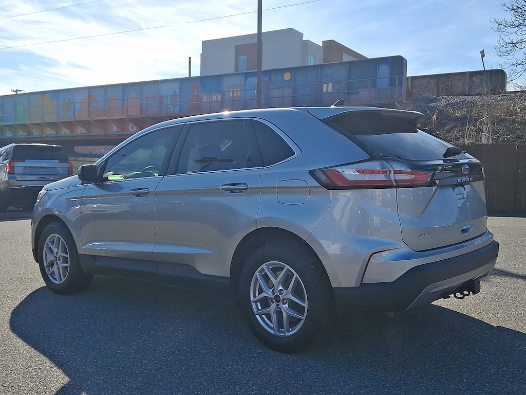 Used 2024 Ford Edge SEL SUV