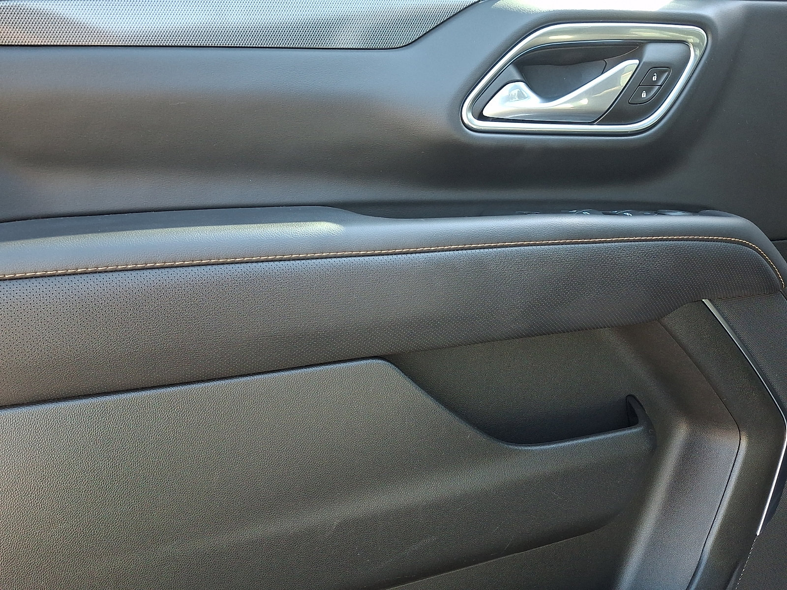 2024 GMC Yukon AT4 - Photo 14