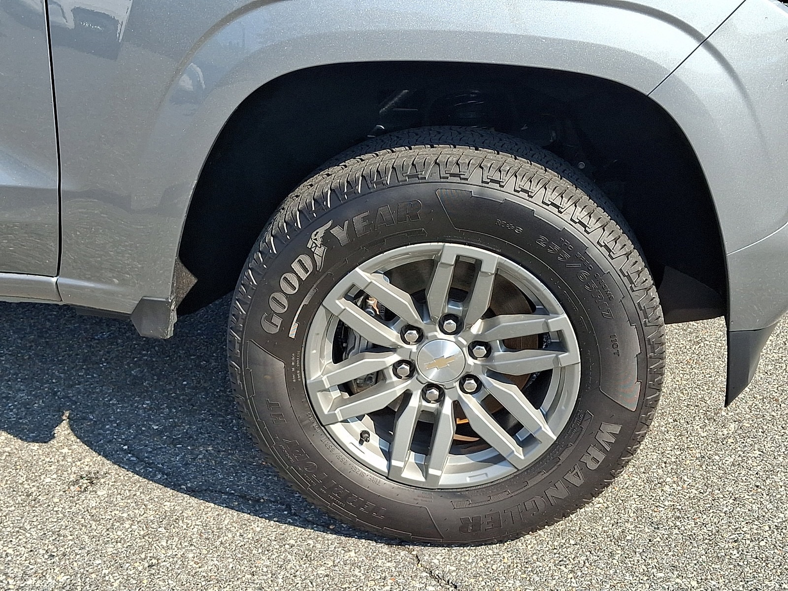 2024 Chevrolet Colorado LT - Photo 8