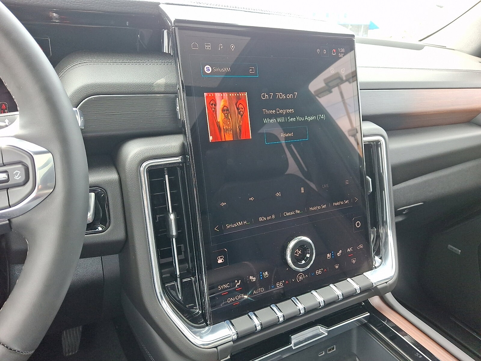 2026 GMC Yukon Denali - Photo 19