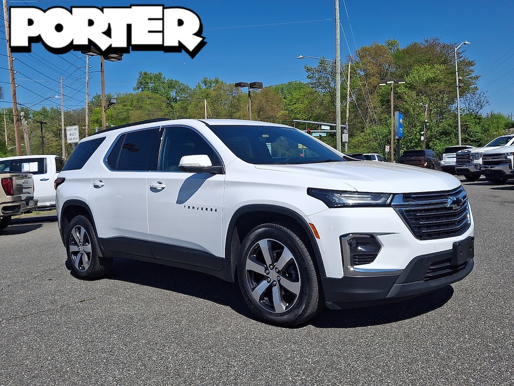 Used 2023 Chevrolet Traverse LT Leather SUV
