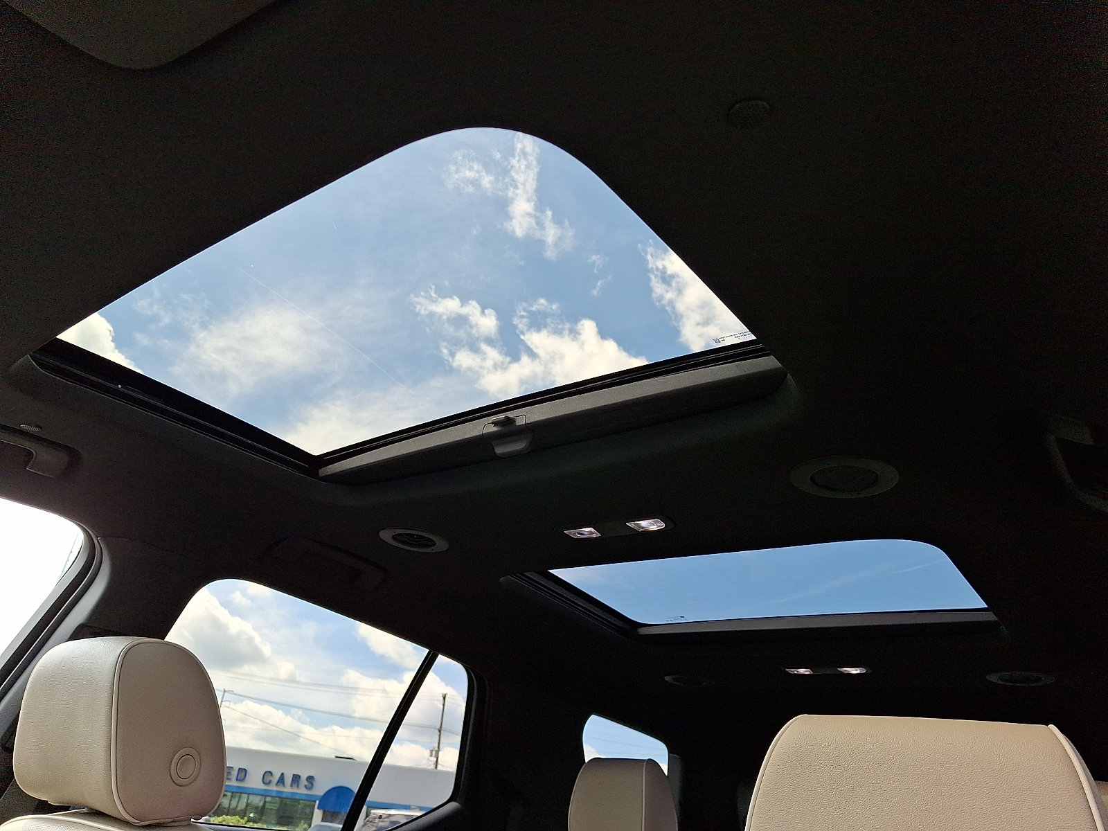 2023 Chevrolet Traverse Premier - Photo 16