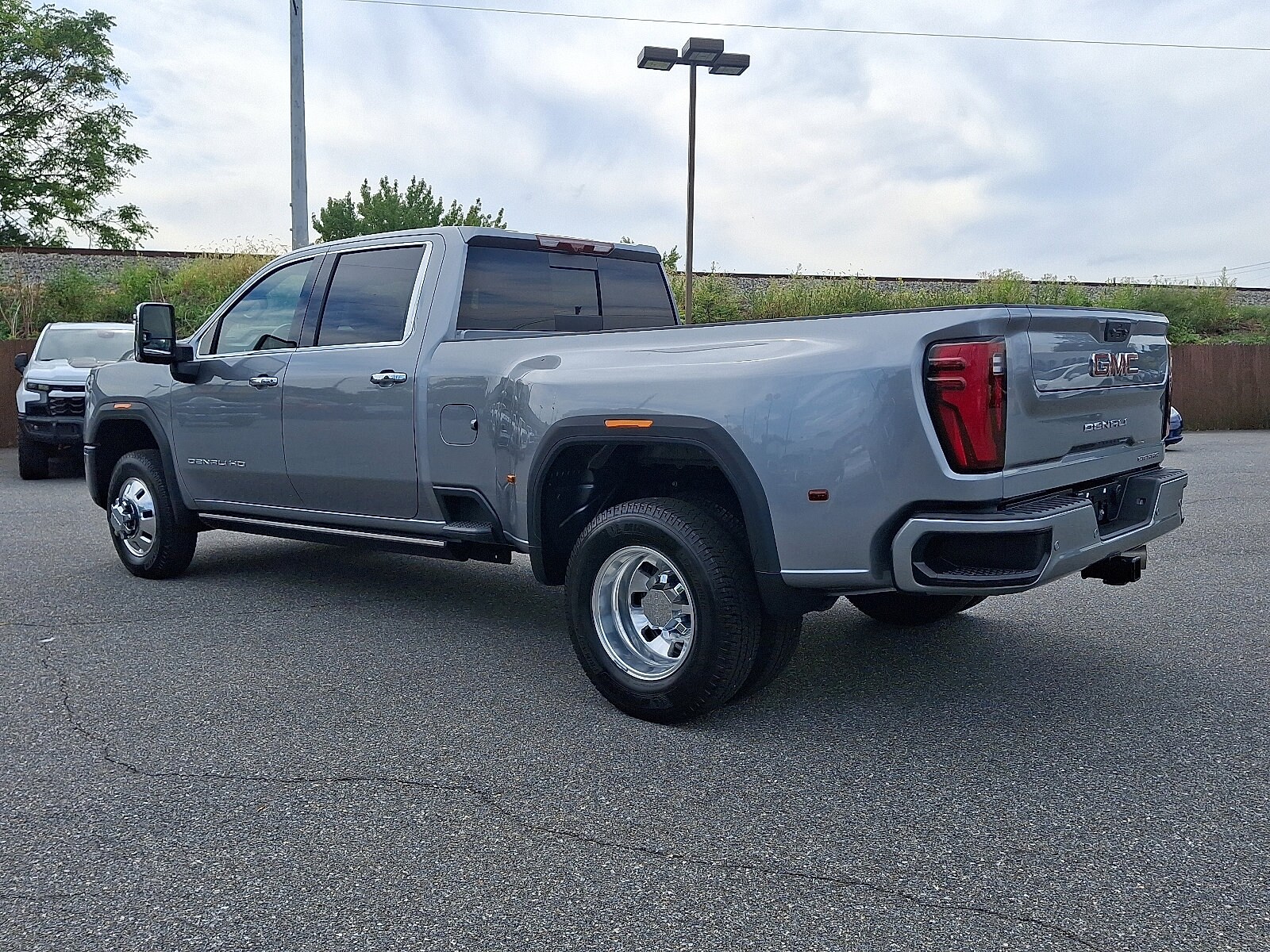 2025 Gmc Sierra 3500 HD Denali photo 4