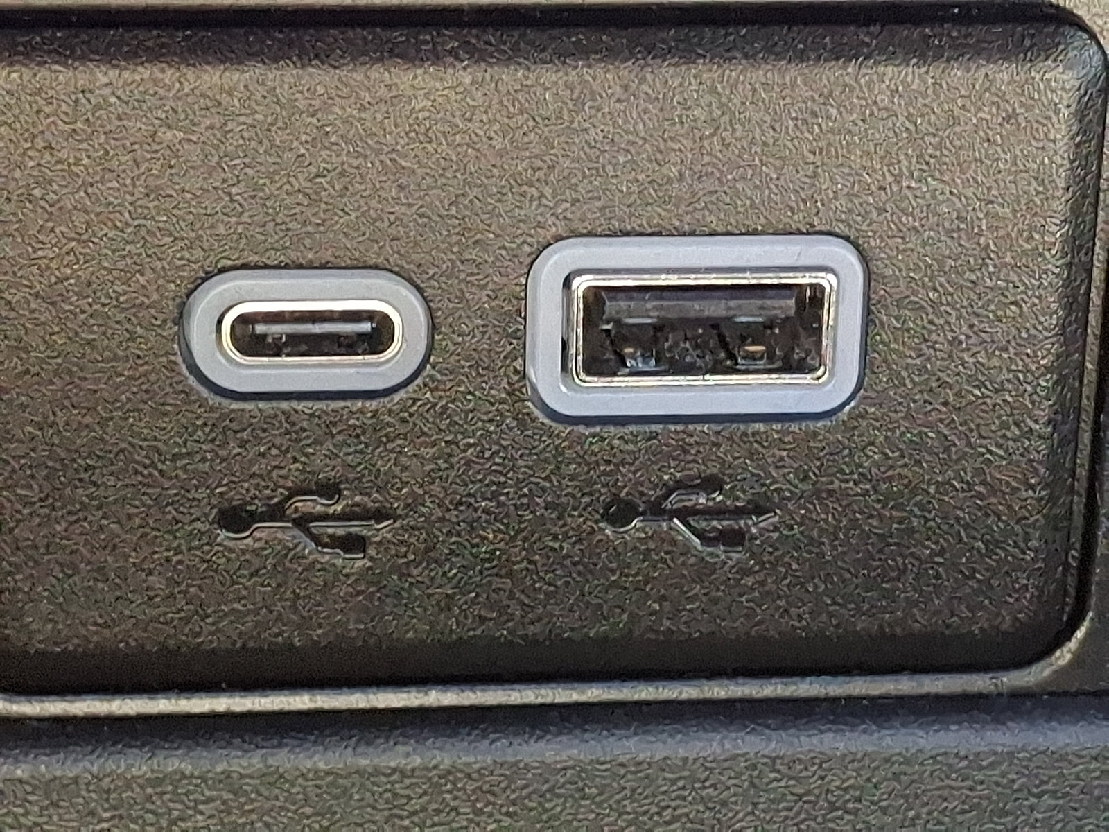 2024 GMC Yukon AT4 - Photo 27