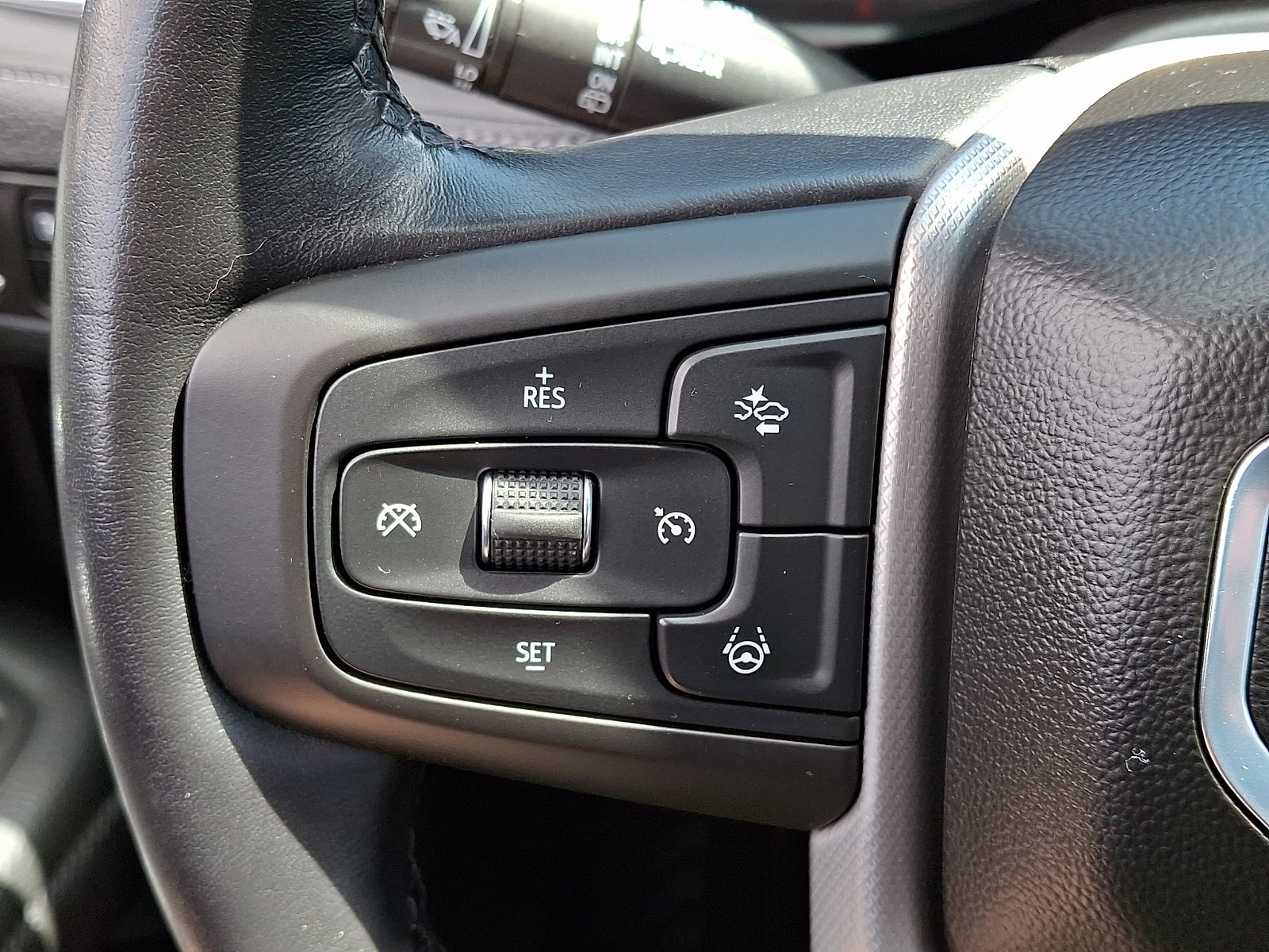 2024 GMC Yukon XL Denali - Photo 23