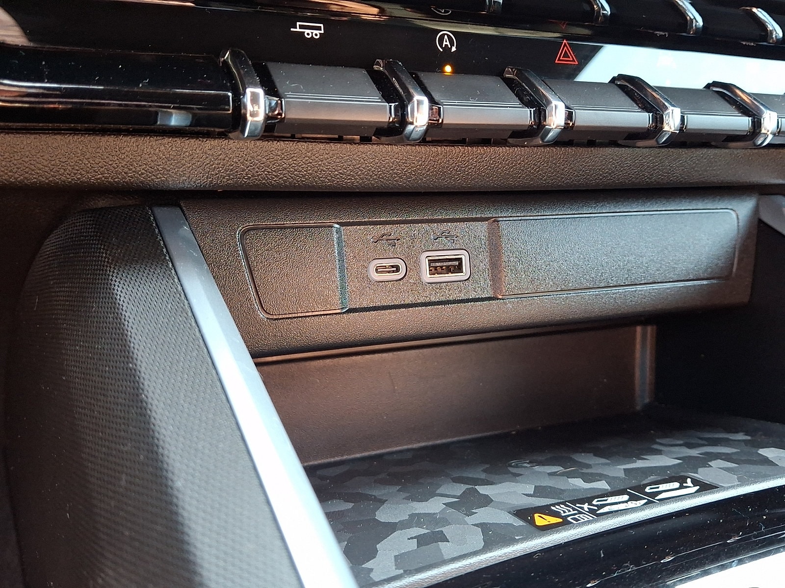 2024 Chevrolet Colorado LT - Photo 22