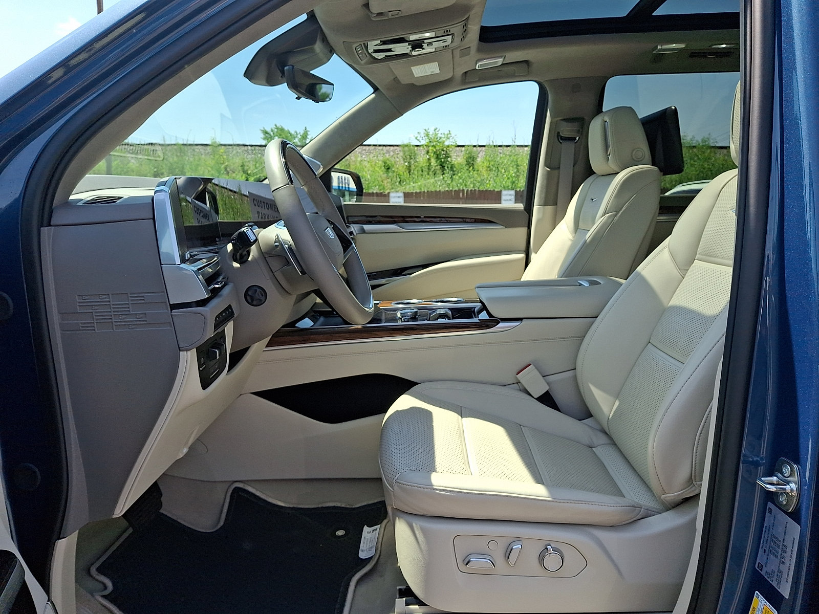 2026 Cadillac Escalade Platinum Sport - Photo 14