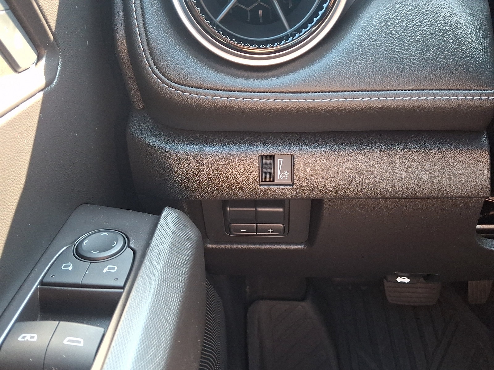 2024 Chevrolet Colorado LT - Photo 21