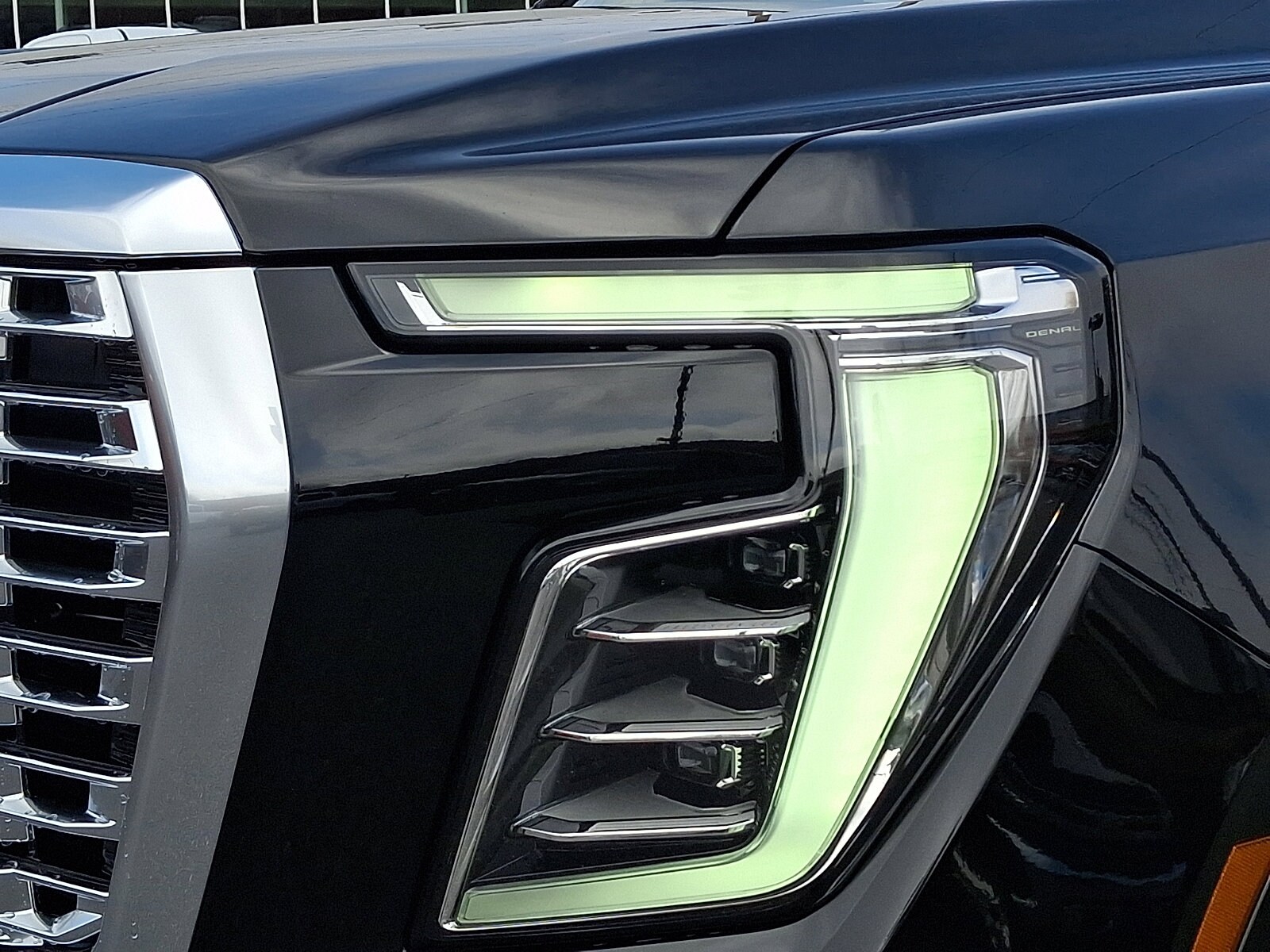2026 GMC Yukon Denali - Photo 9