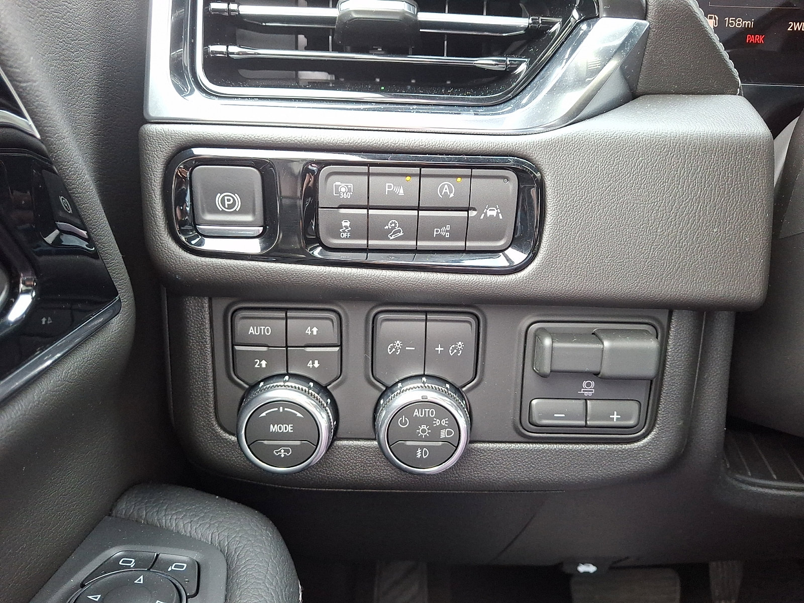 2026 GMC Yukon Denali - Photo 25