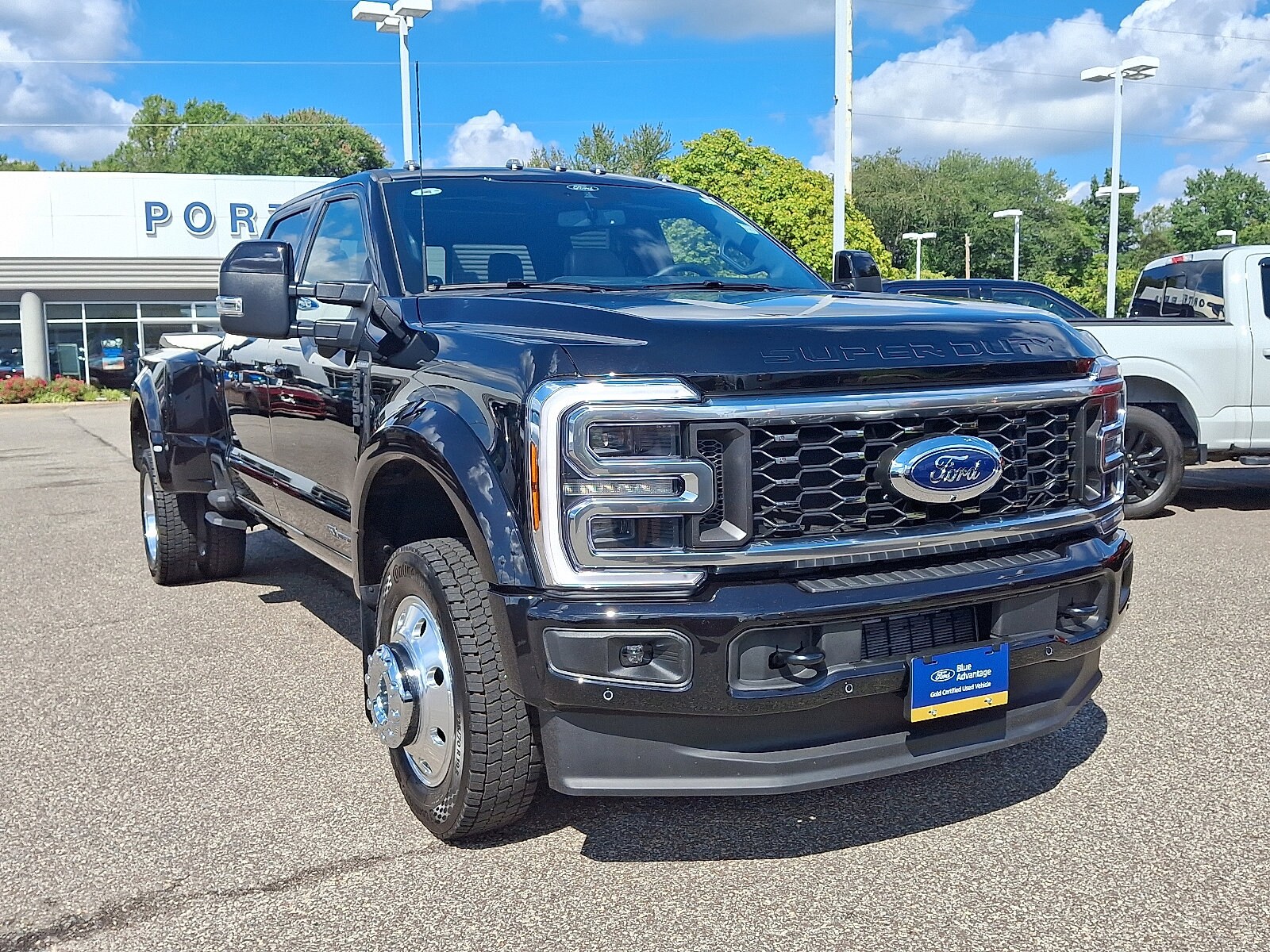 2025 Ford F-450 Platinum photo 2