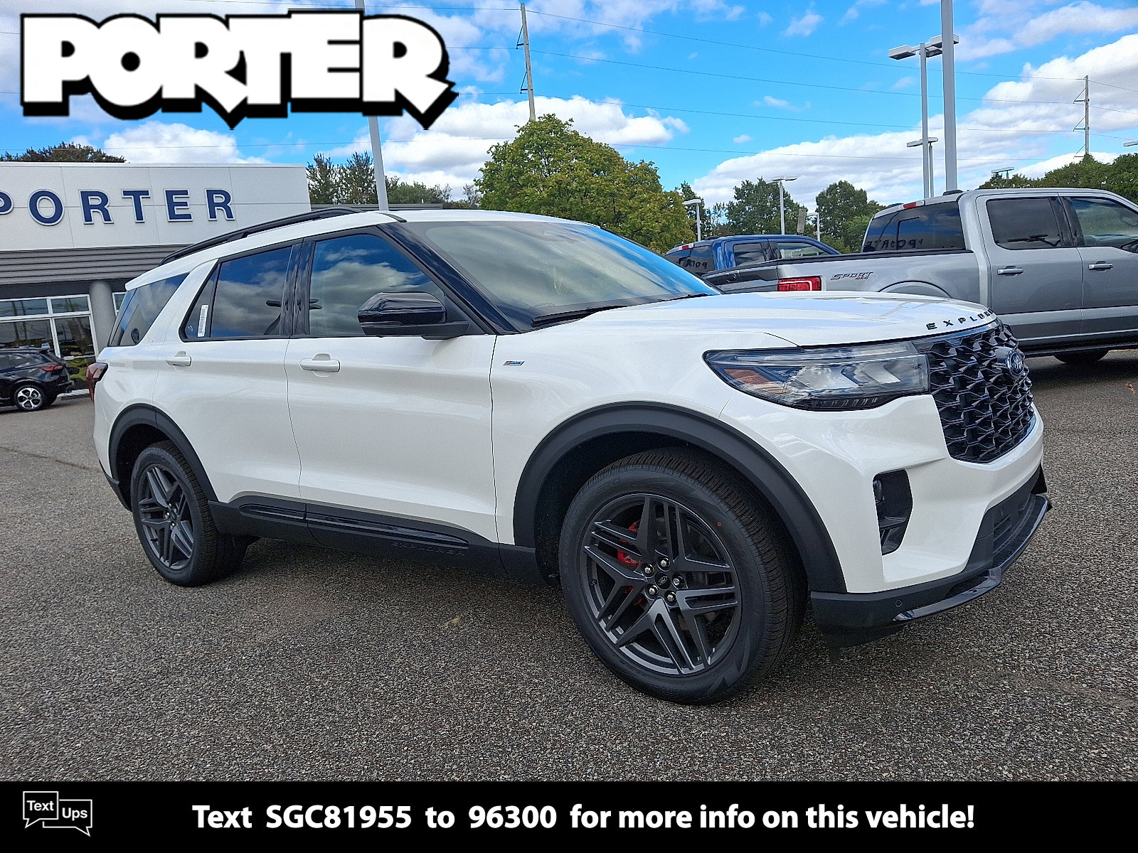 2025 Ford Explorer ST-LINE's photo