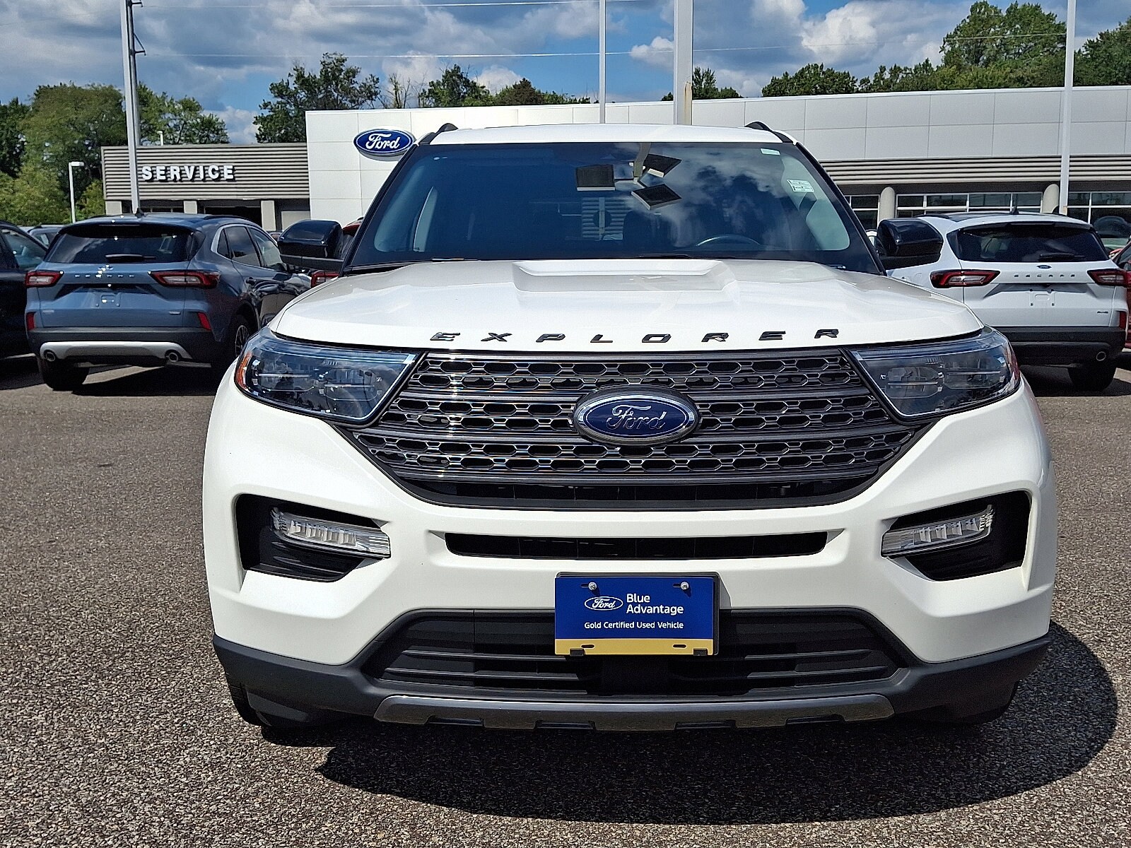 2023 Ford Explorer XLT photo 3