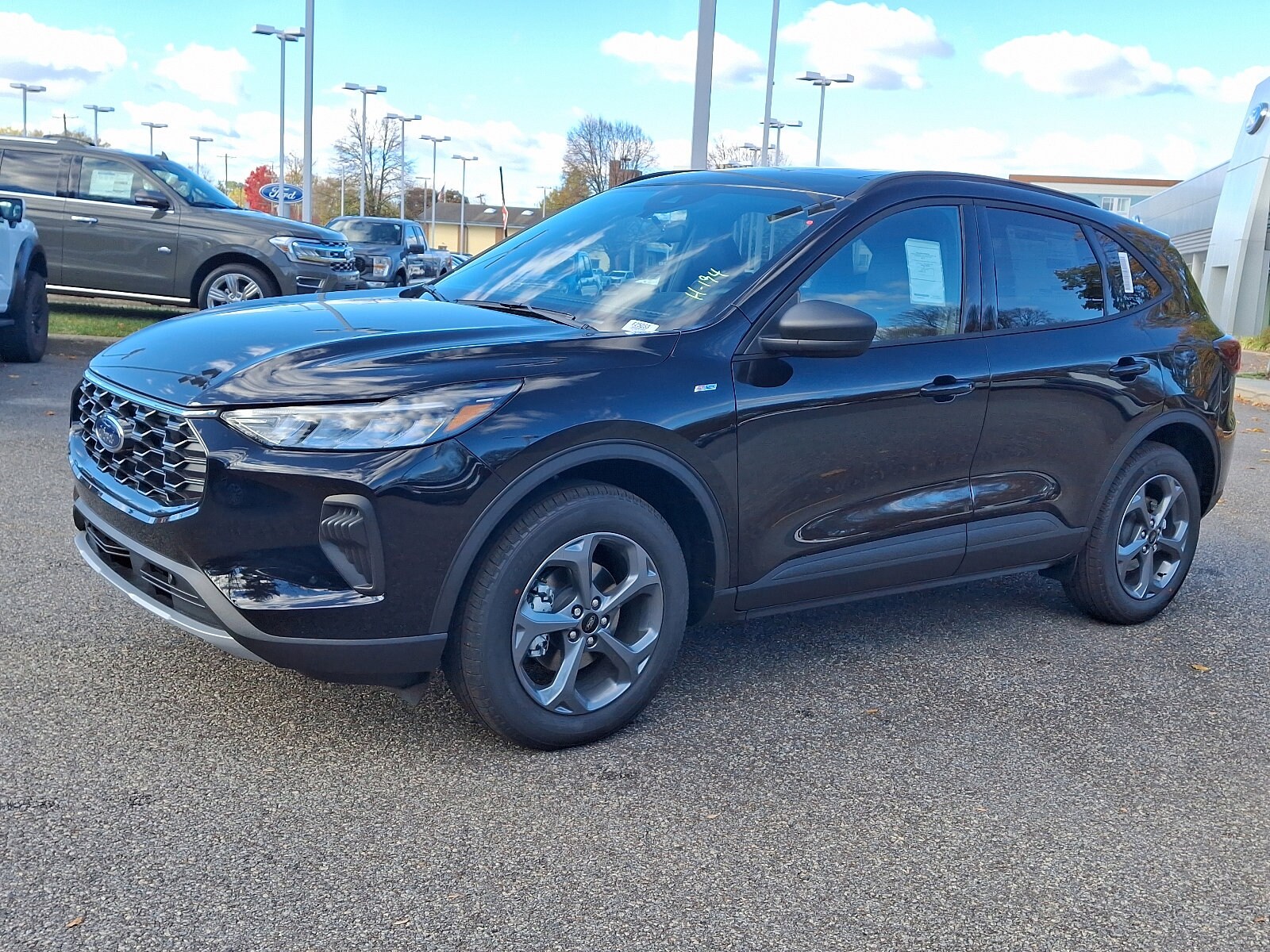 2025 Ford Escape ST-Line photo 3