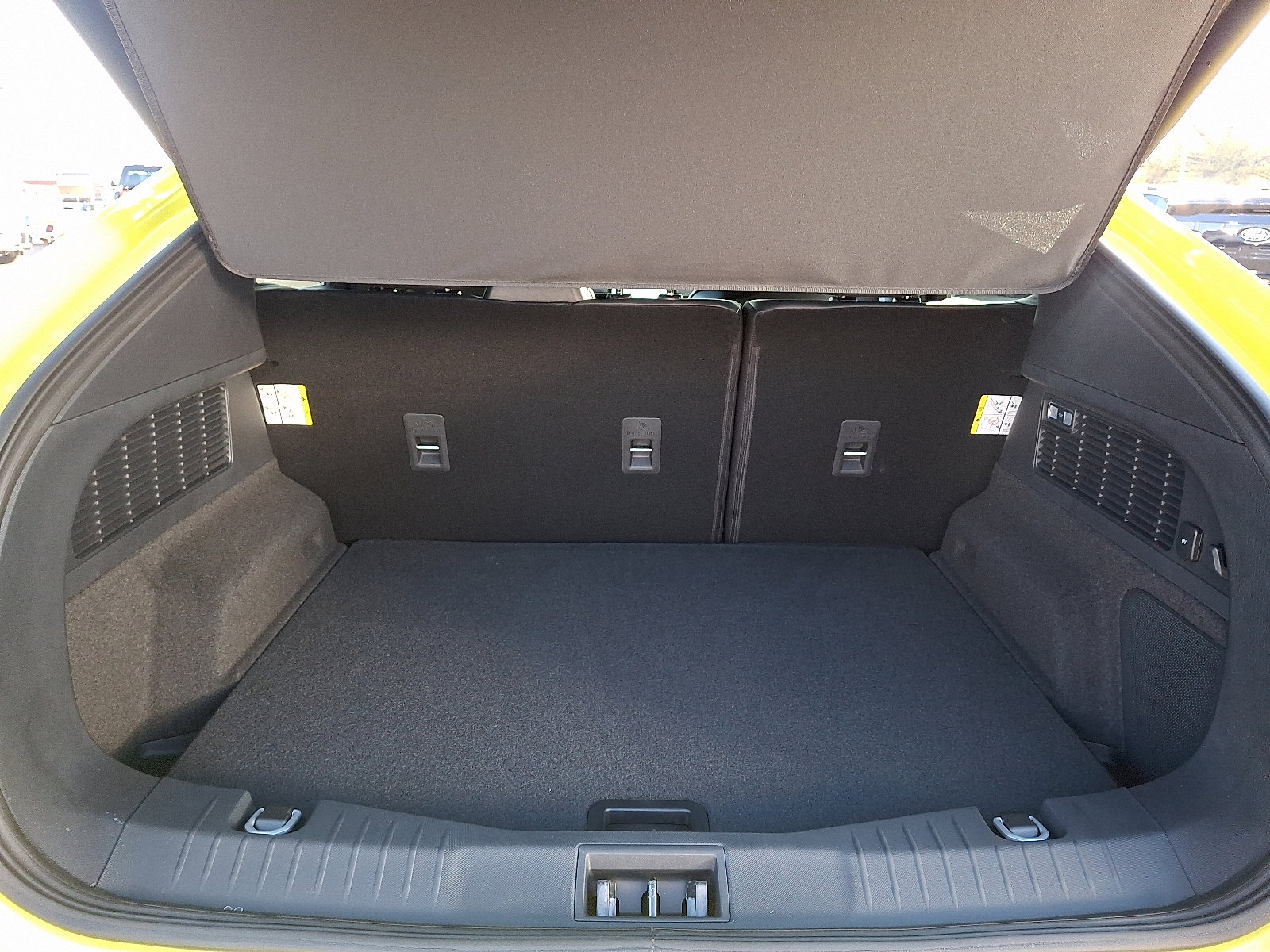 2024 Ford Mustang Mach-E GT - Photo 19